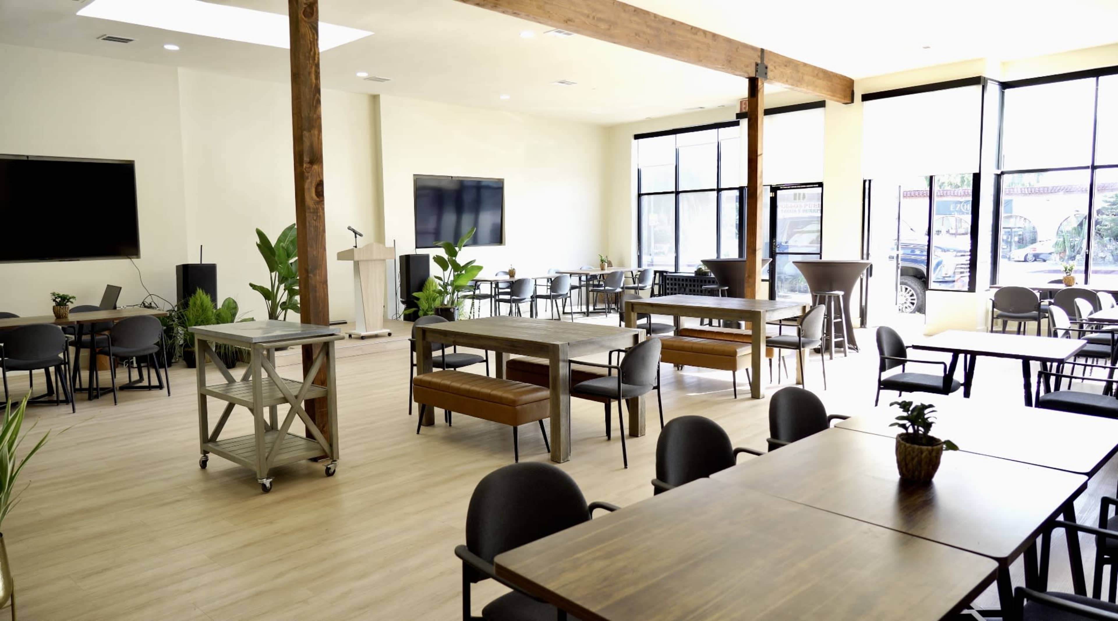 Downtown Creative Indoor Studio for Meetings & Productions Image in Altadena, 409 E Woodbury Rd Altadena, CA 91001, CA