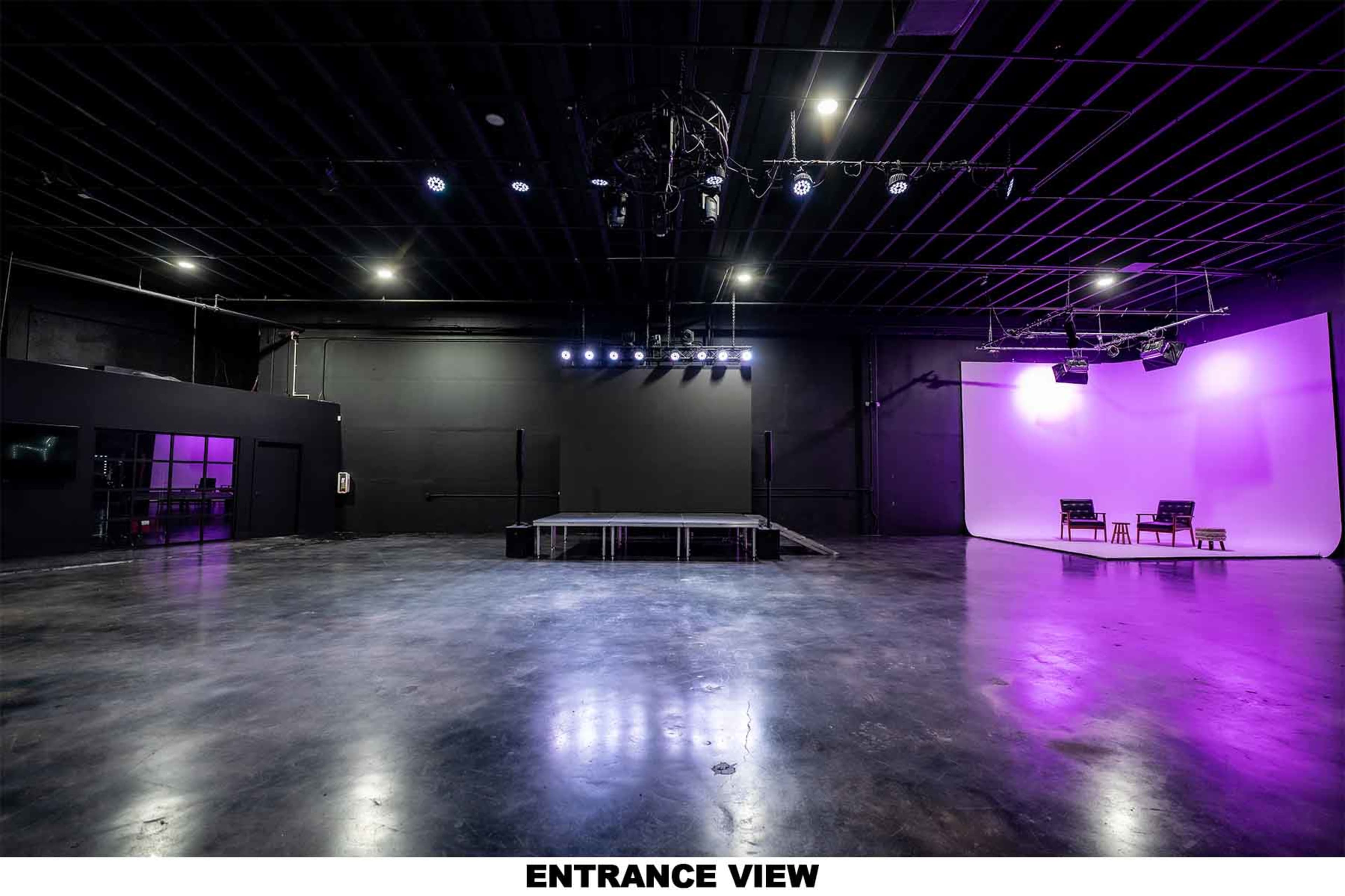 Multipurpose all black modern warehouse with high ceilings Image in North Miami, North Miami, FL