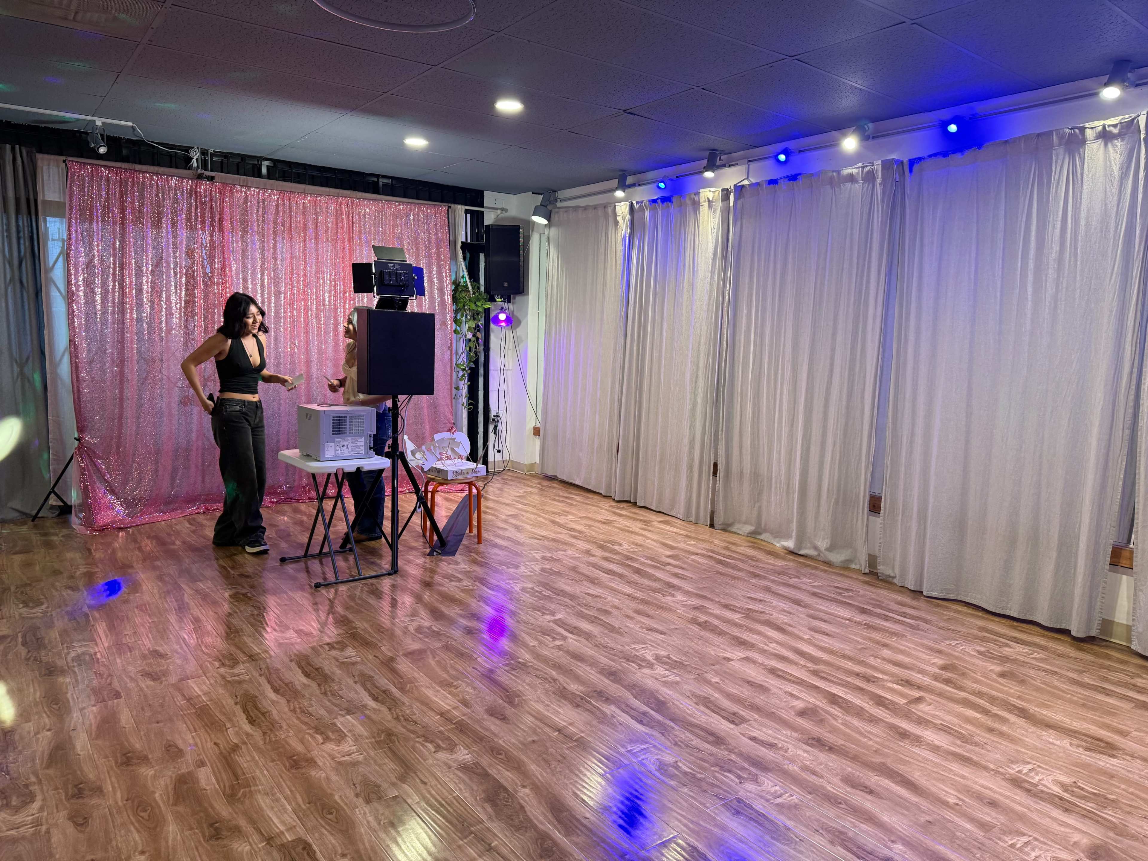 Near DTLA creative Zen Earthy studio Image in Jefferson Park, Los Angeles, CA