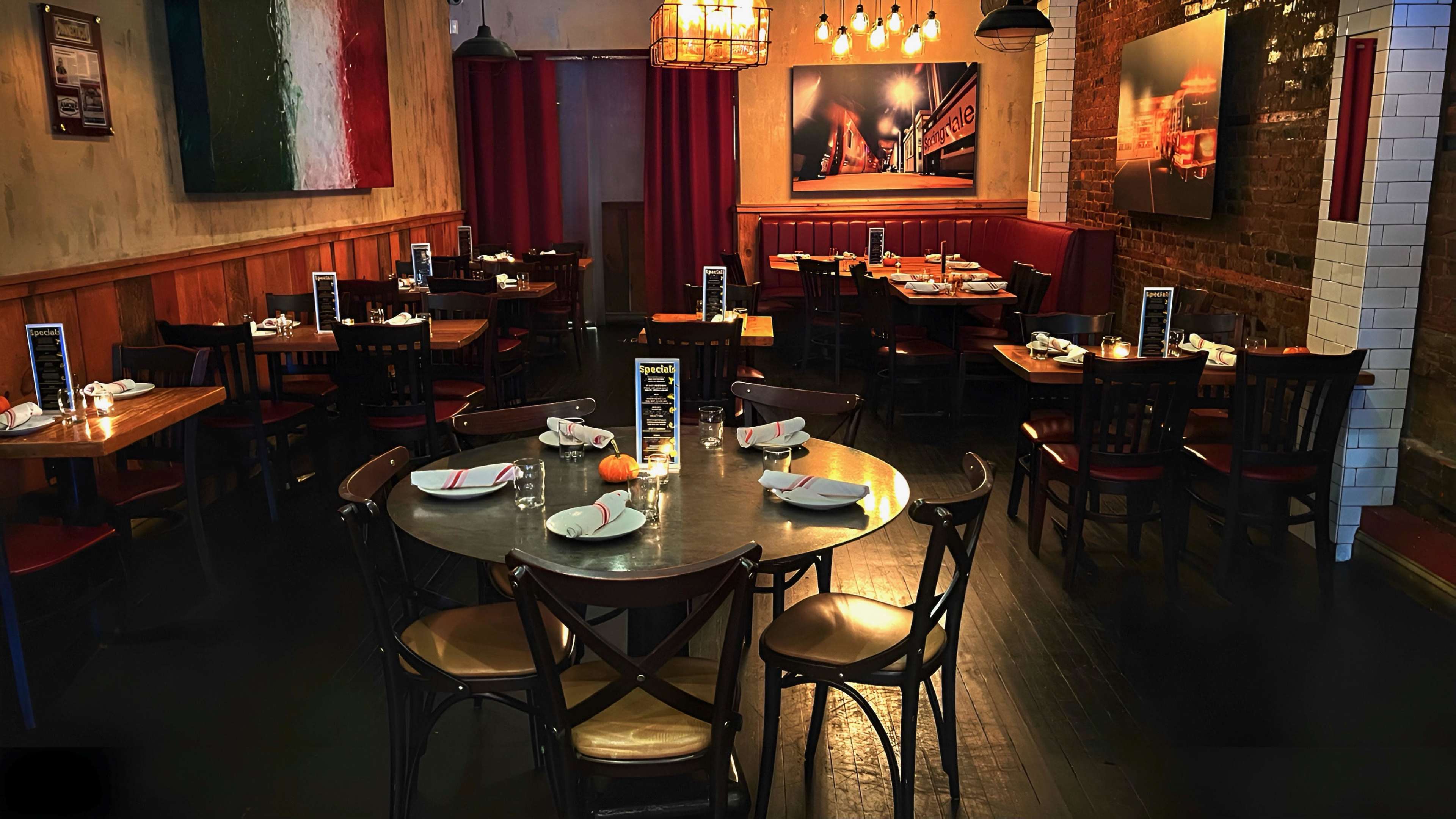 Italian restaurant with ample space Image in Springdale, Stamford, CT
