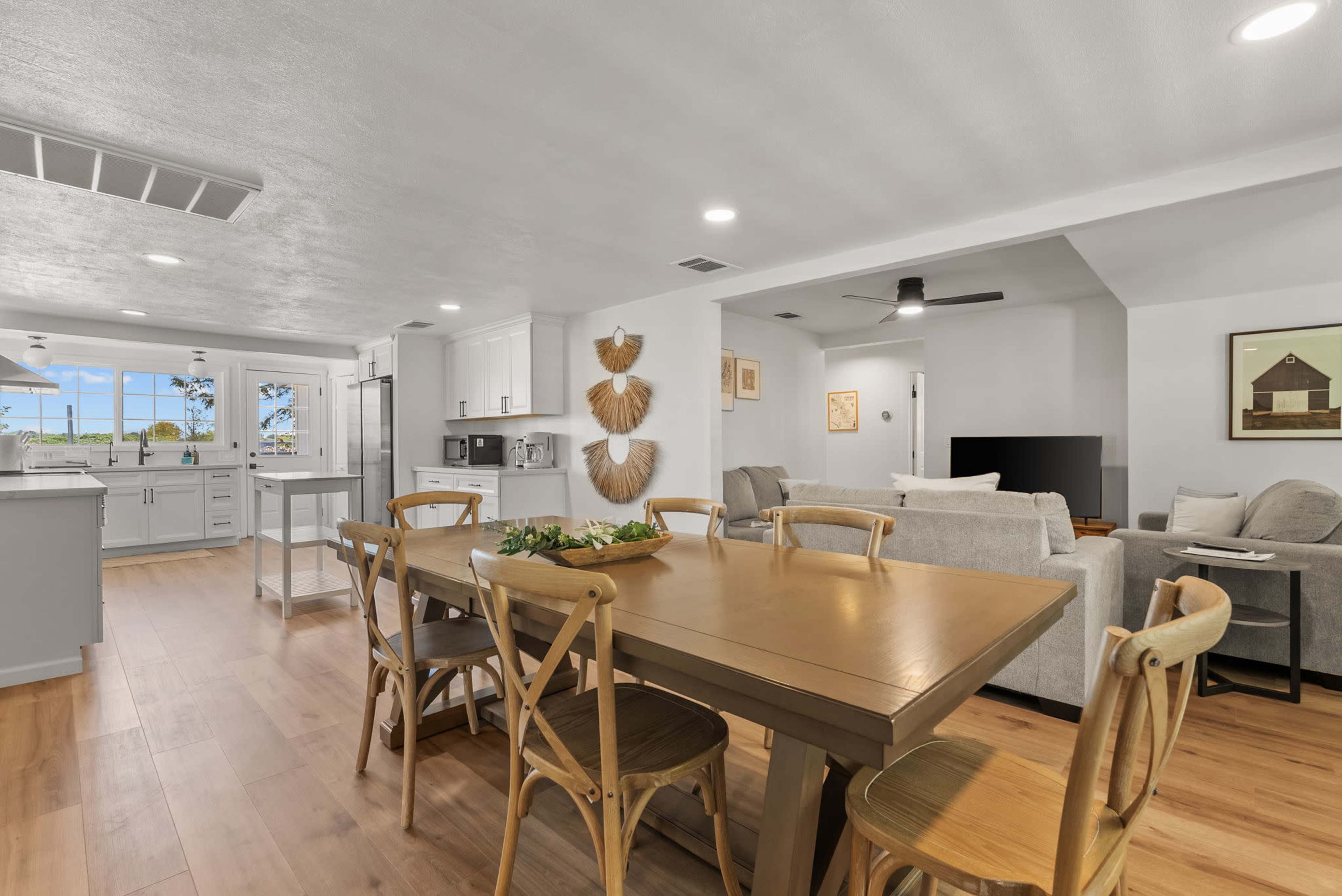 Modern Wine Country Farmhouse with Game Room Image in , Sonoma, CA