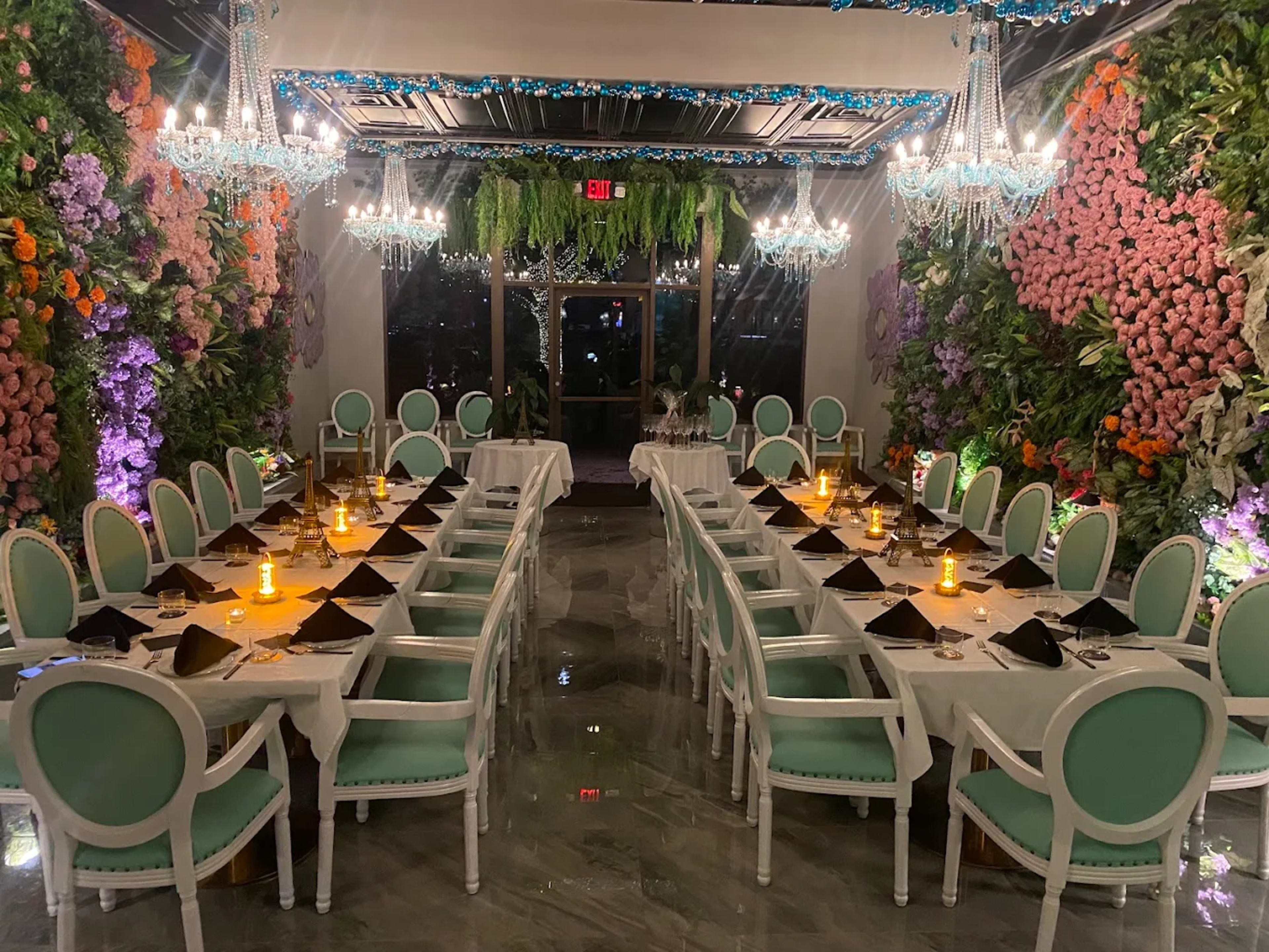 Beautiful Private Room In the Heart Of Addison Image in Addison, Dallas, TX