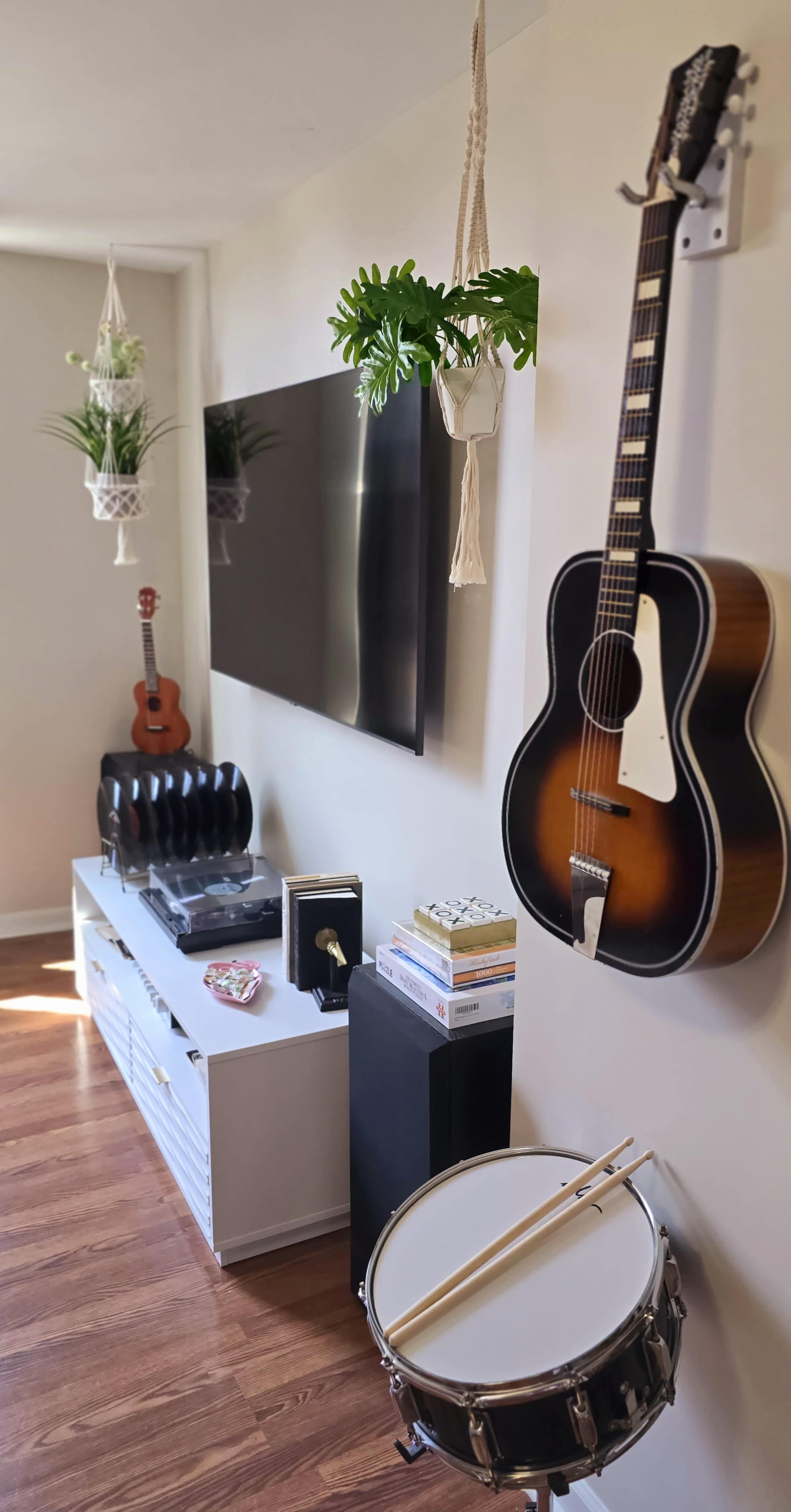 Retro Historic Apartment on Main Image in Pleasant View, Pleasant View, TN