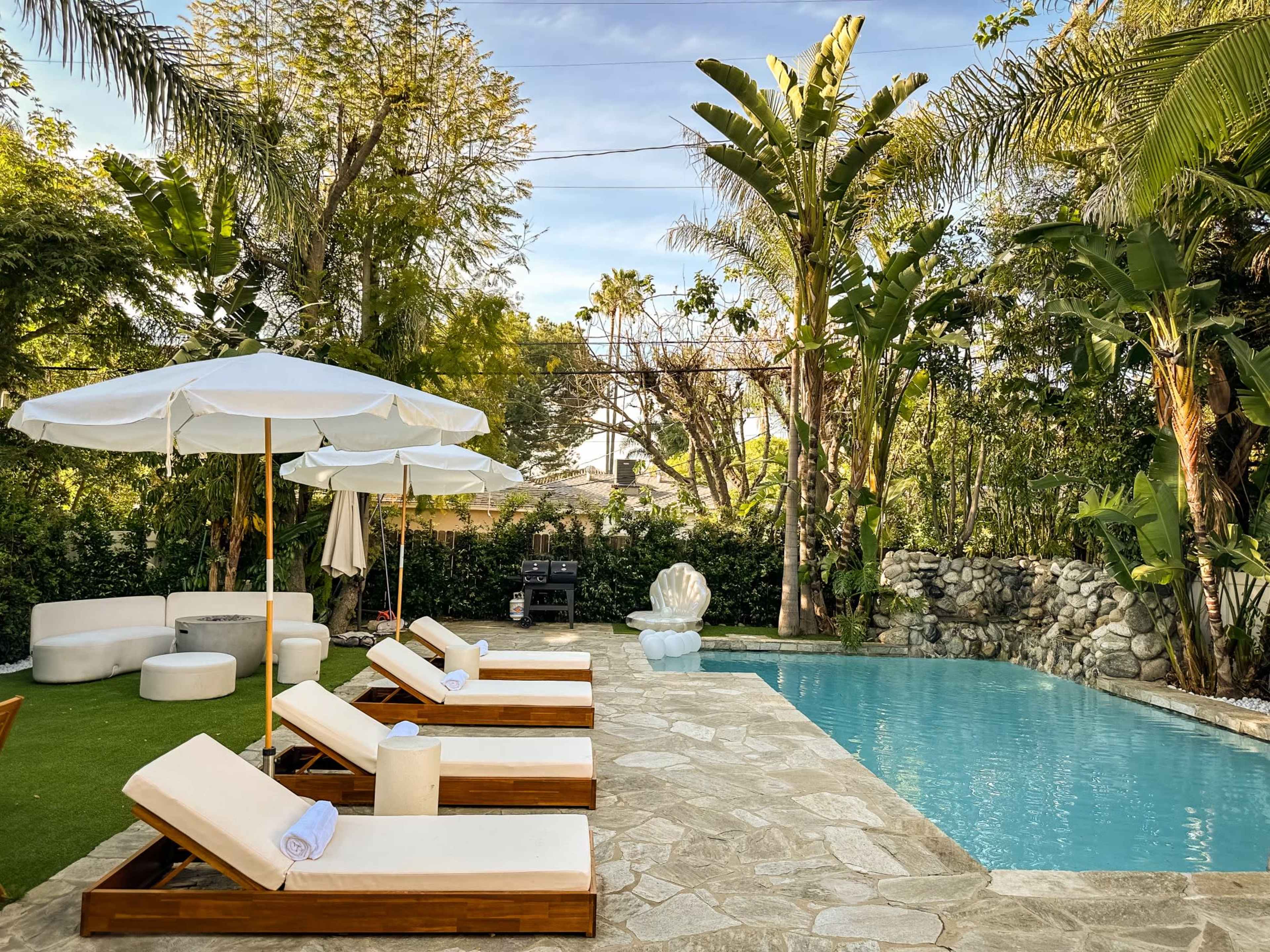 🔥 La Saltwater Pool & Spa | Free Heat | Night Swim | Resort Style Image in Sherman Oaks, sherman oaks, CA