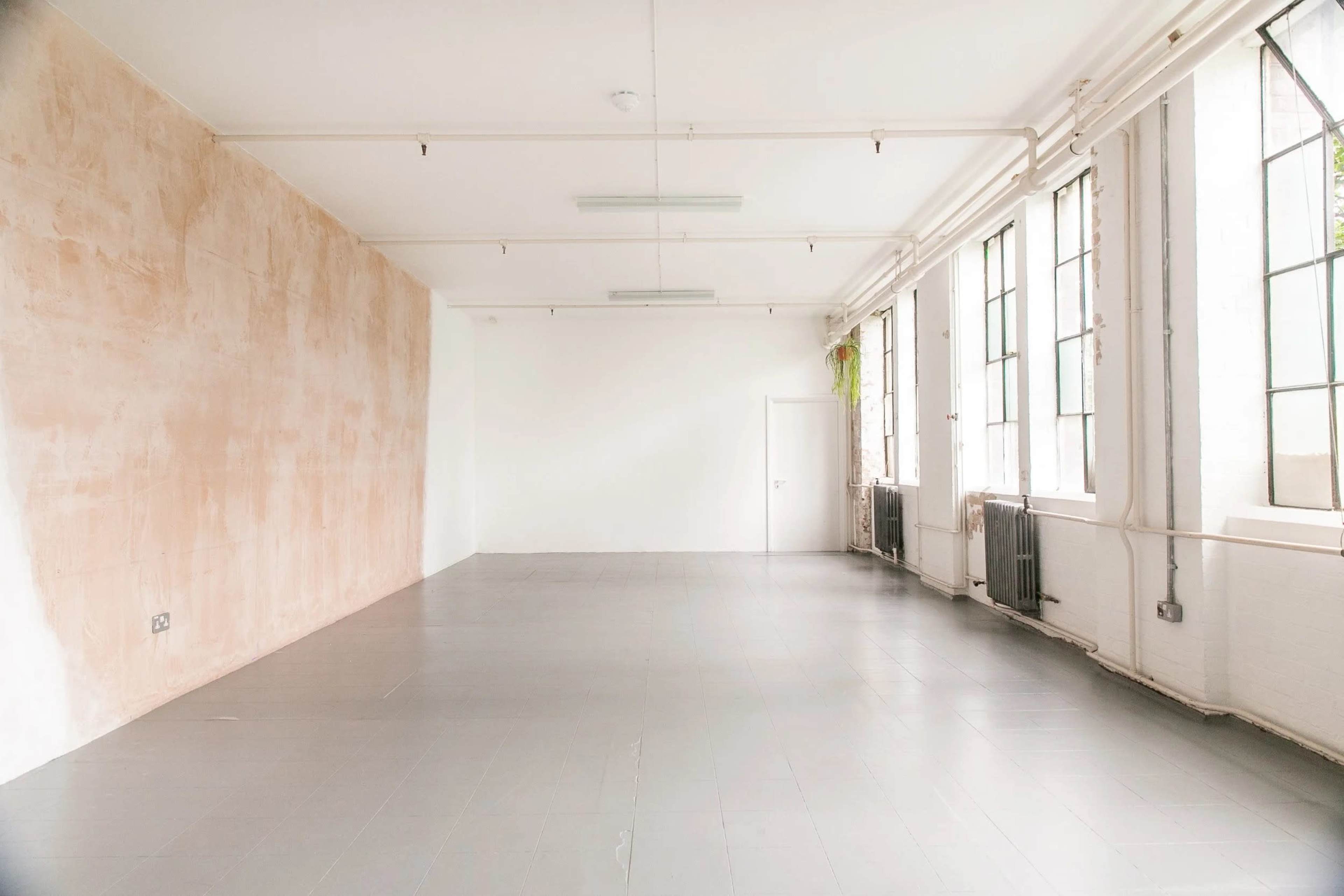 Industrial Daylight / Blackout Studio (Studio 3) - South London Image in Peckham, London, ENG