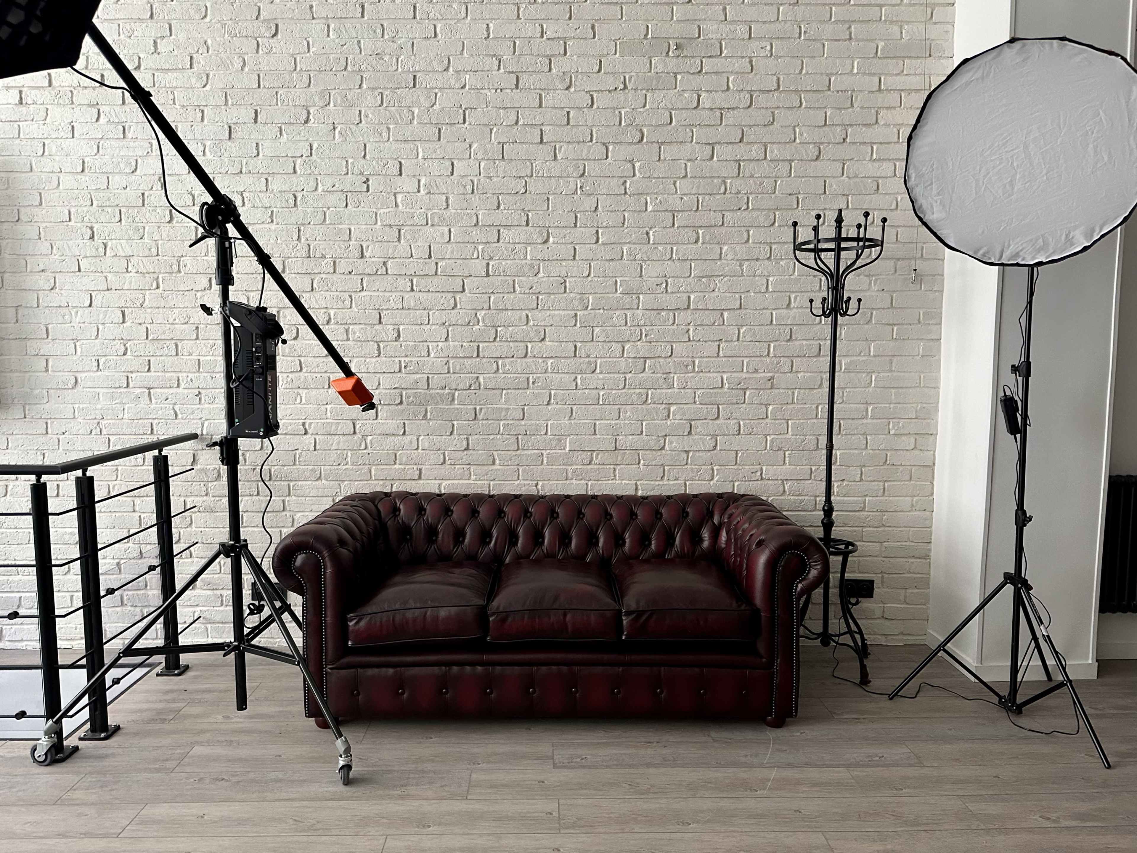 Studio photo vidéo dans le quartier des Folies Bergères Image in Faubourg-Montmartre, Paris