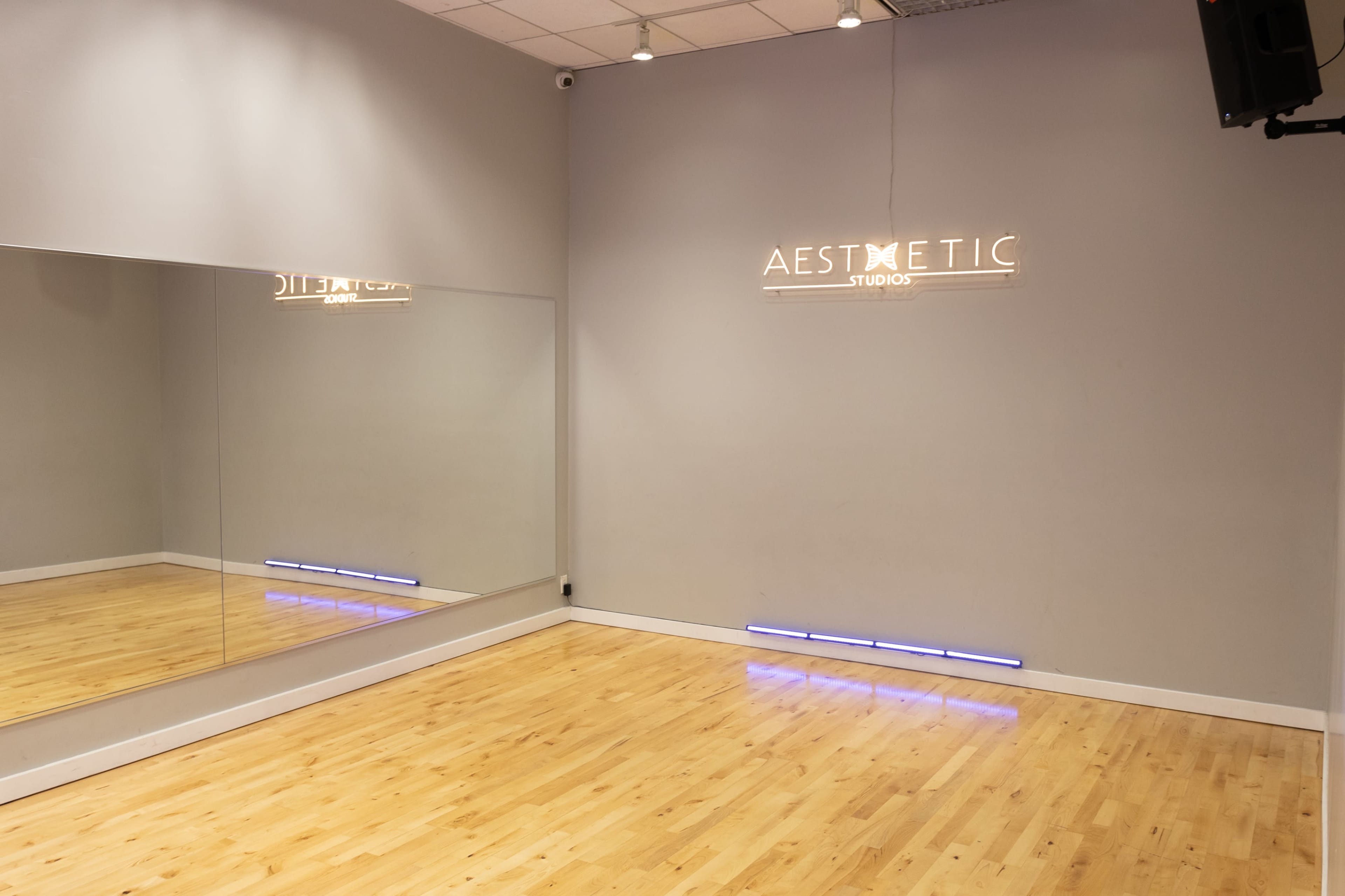 Dance, Fitness, Yoga Studio Image in Sherman Oaks, Los Angeles, CA