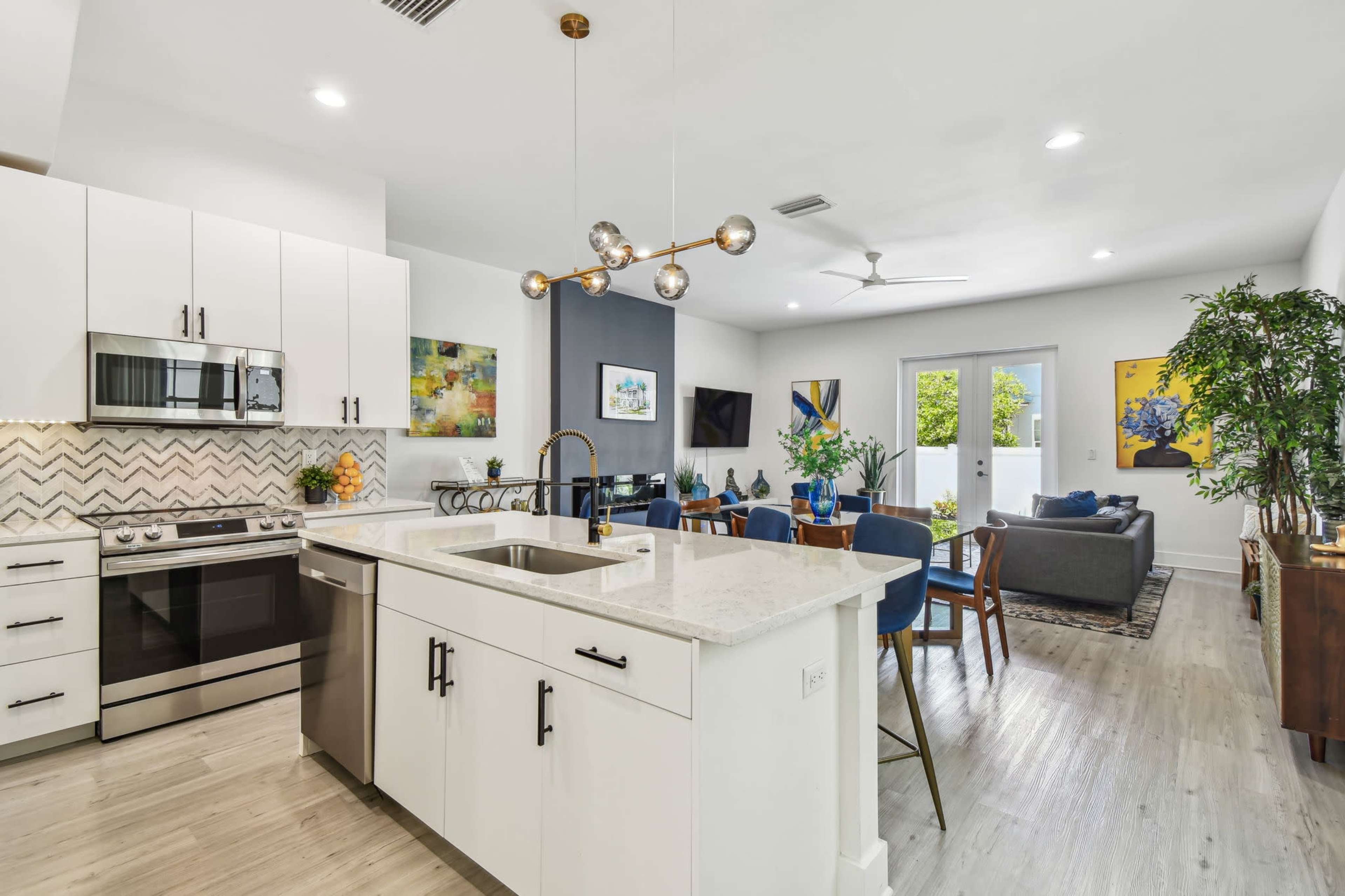 Tampa Rooftop Villa: Your Private Sky-High Sanctuary Image in Northwest Tampa, Tampa, FL