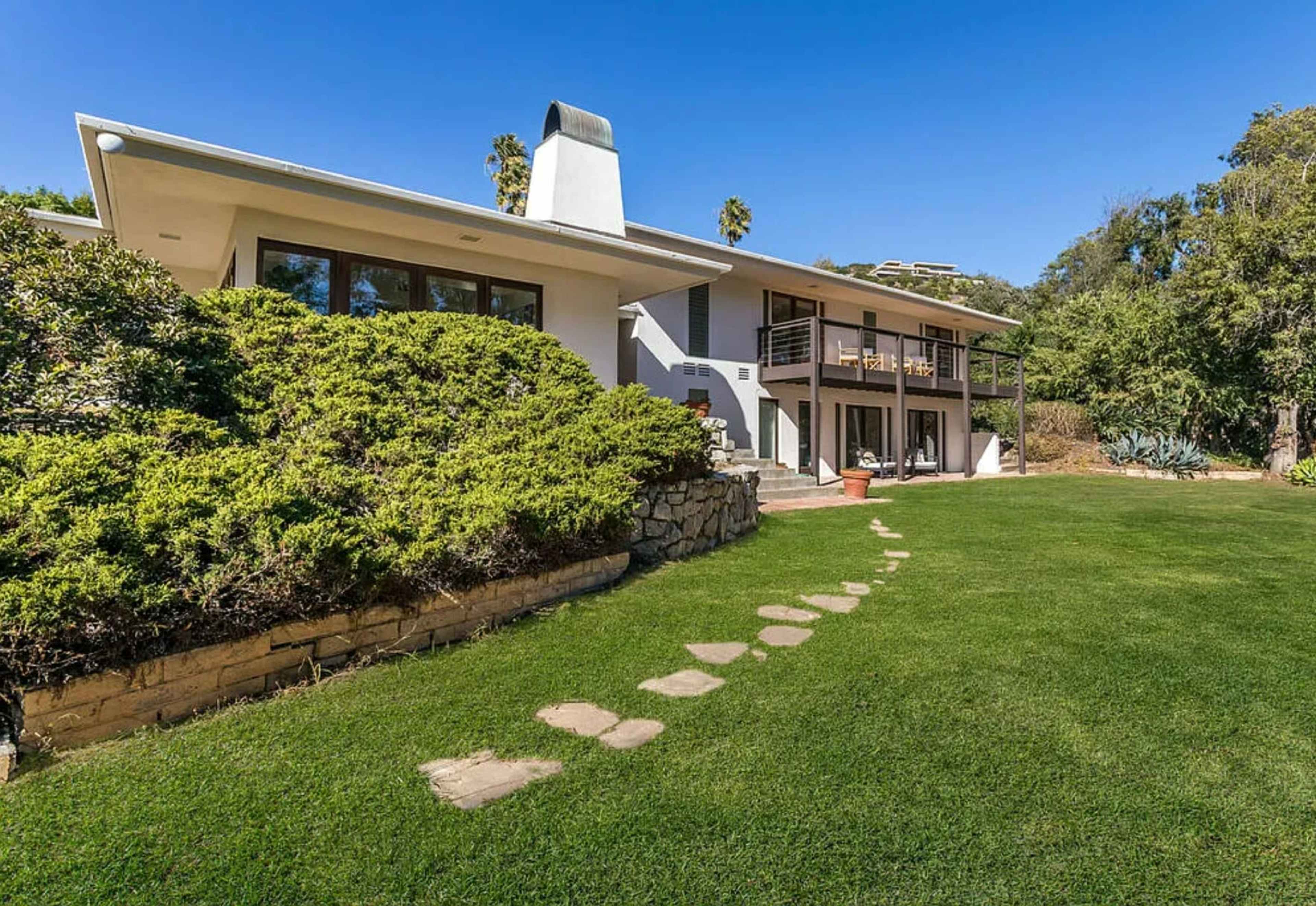 OCEANVIEW RANCH WITH PASTURE LIGHT, COASTAL QUIET Image in Central Malibu, Malibu, CA