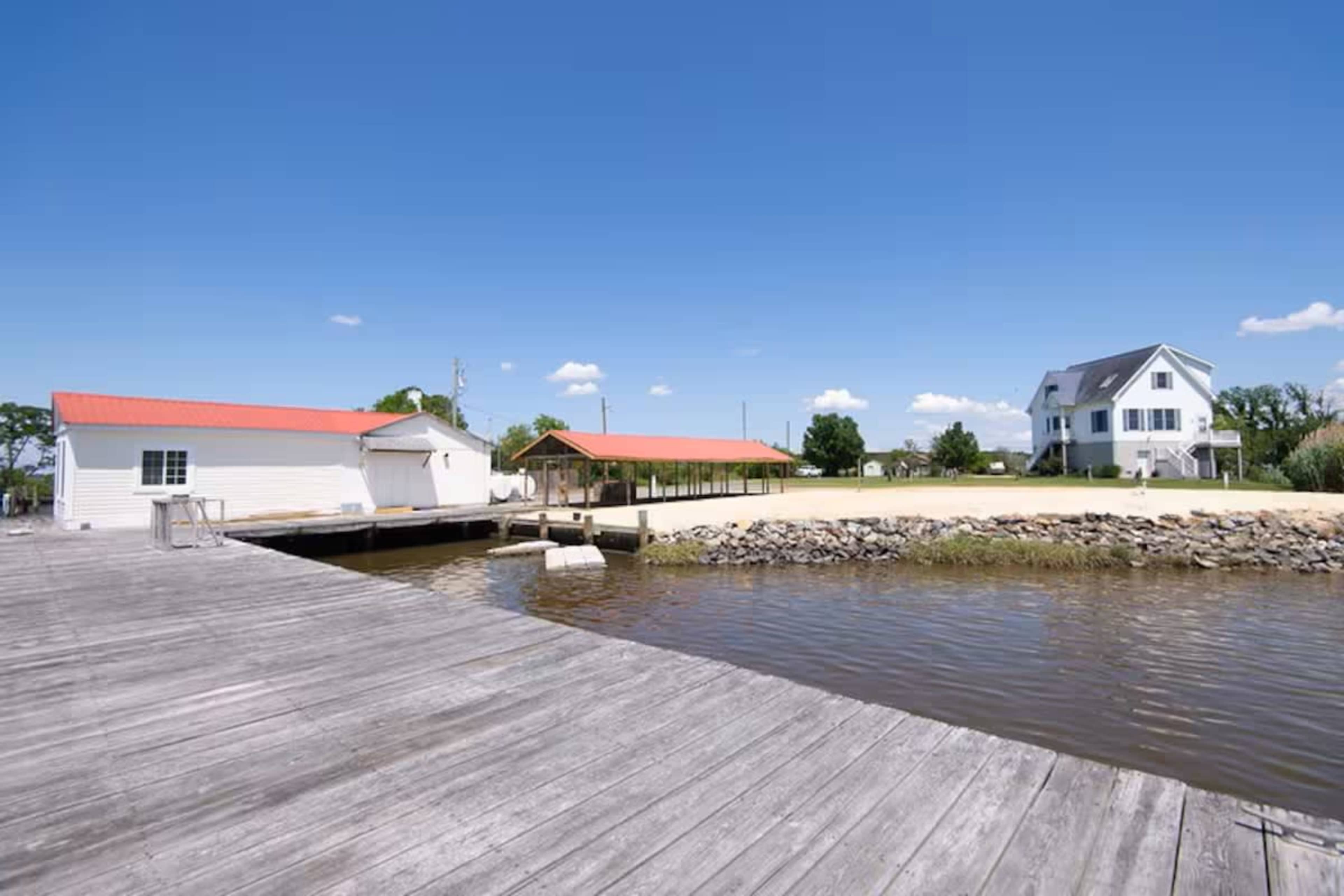 Bay property with private beach, Marina 210'pier and pavilion for your next event. Amazing views. Image in Madison, Madison, MD