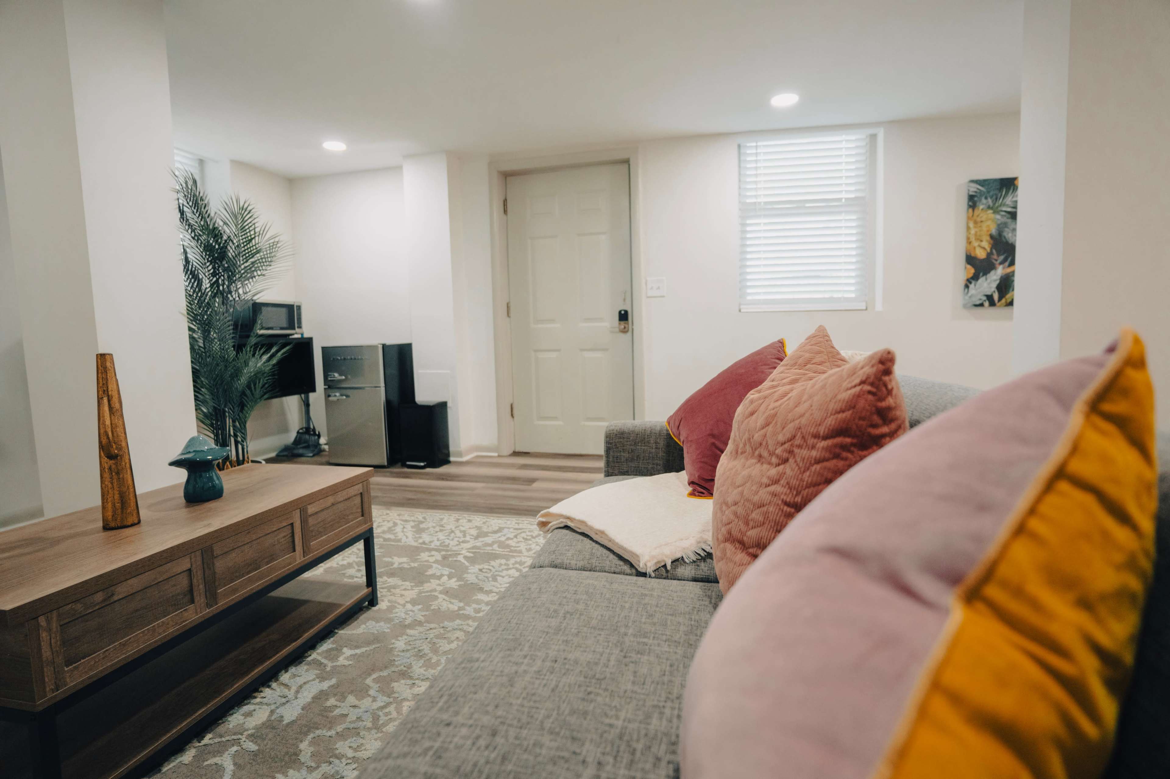 Urban Apartment with Basement Industrial Design Image in Florida Heights, Atlanta, GA
