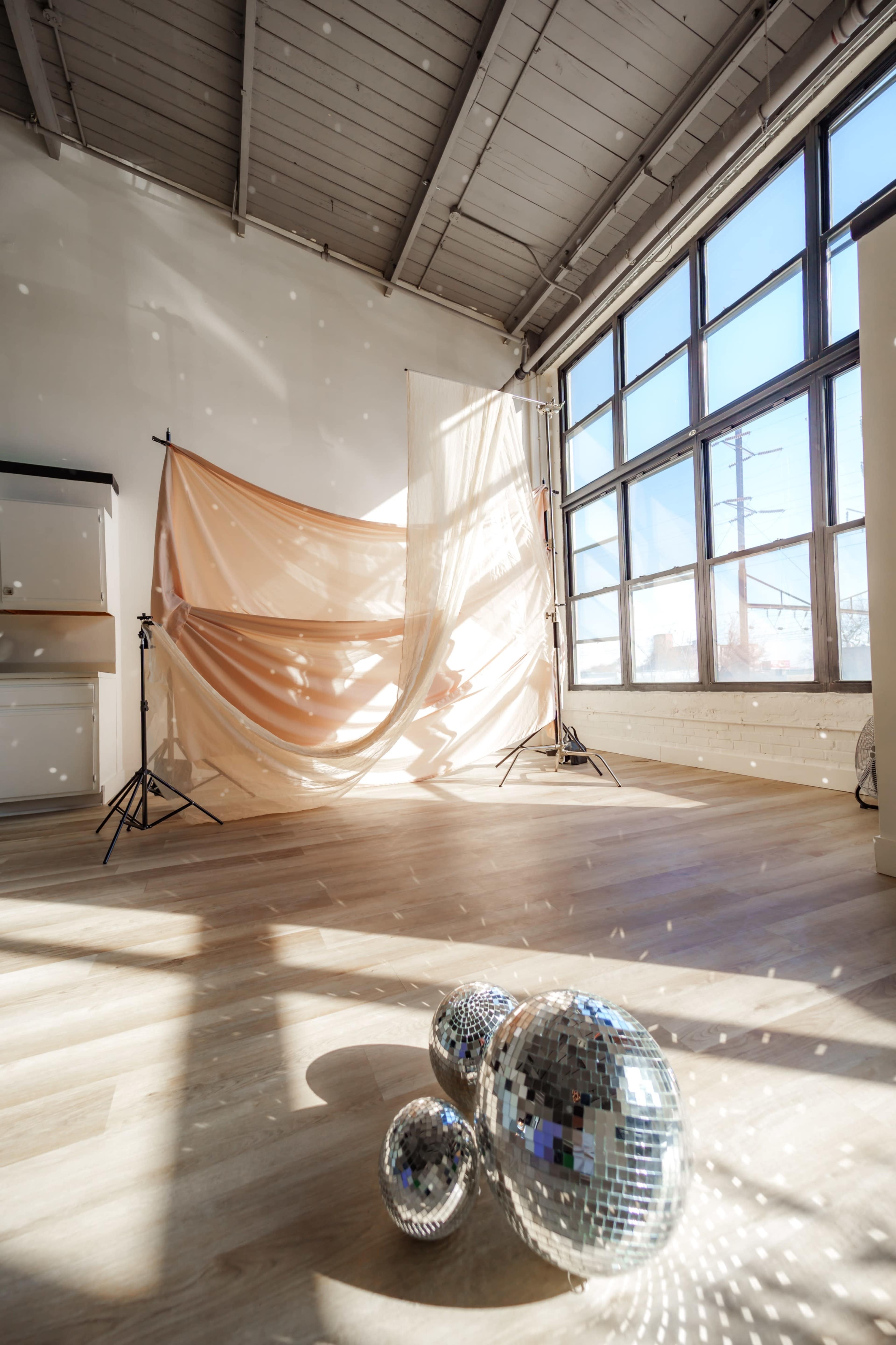 A Natural Light Studio for Creatives Image in Tacony, Philadelphia, PA
