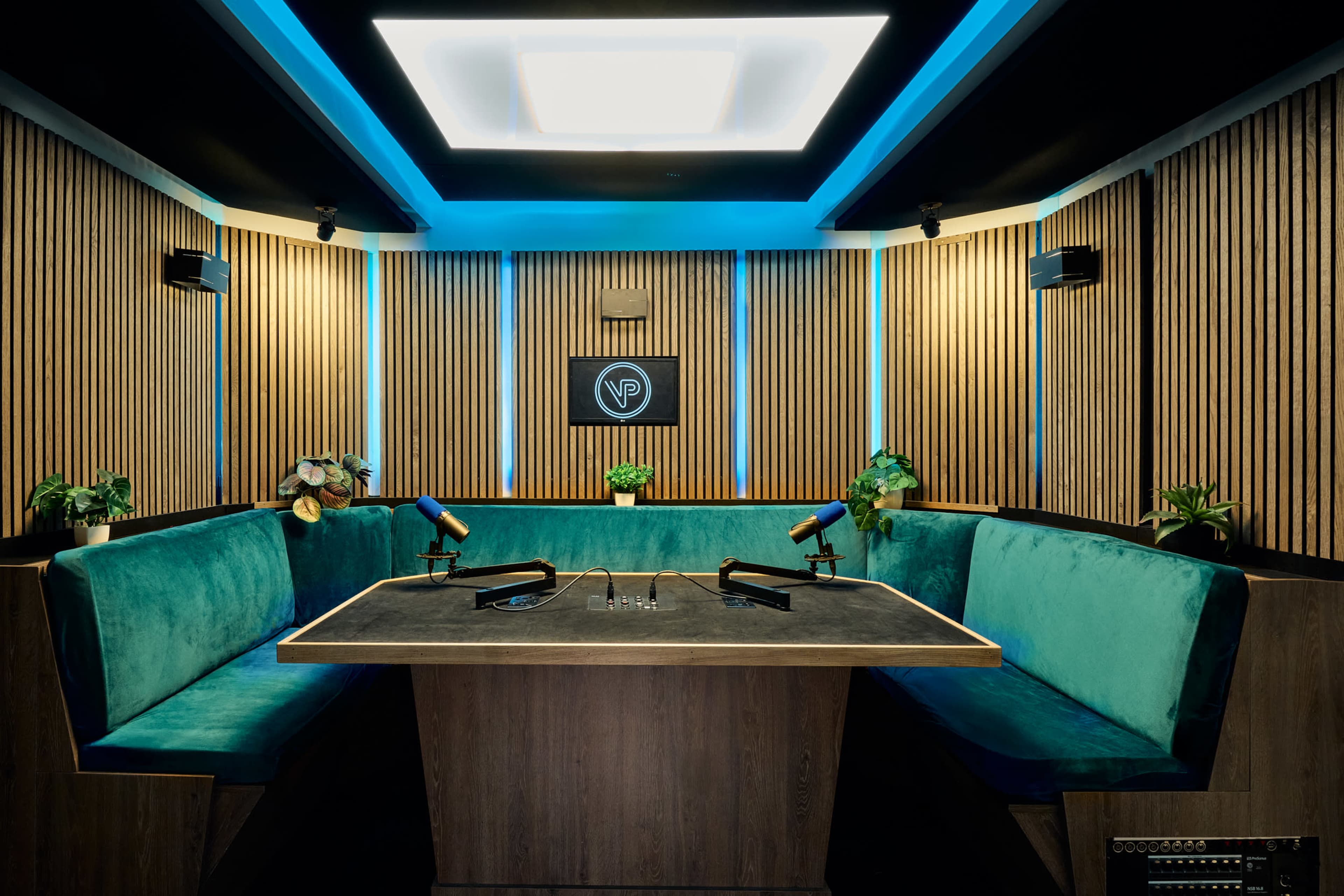 Premium London Podcast Studio Image in Fulham, London, ENG