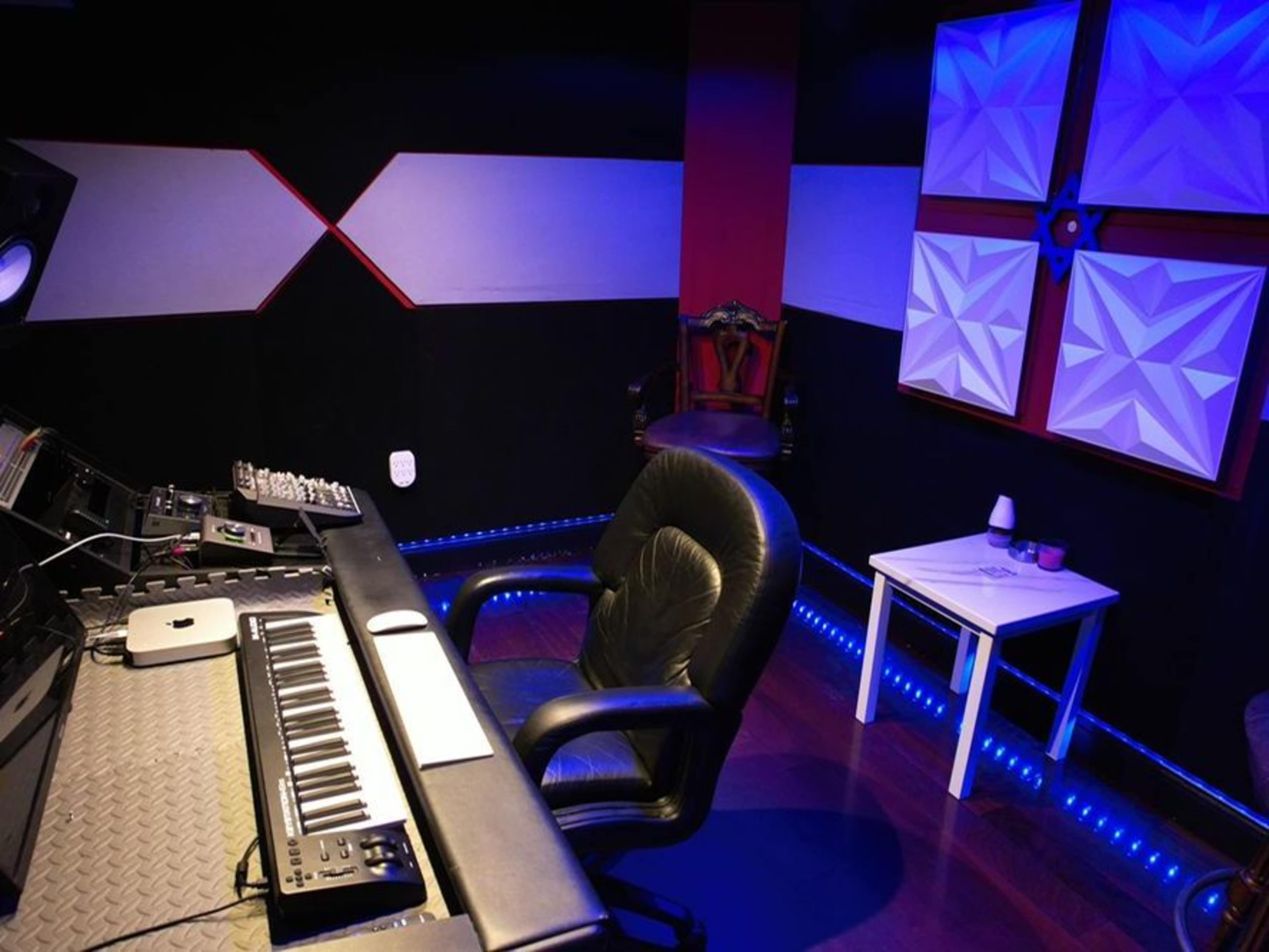 B Room