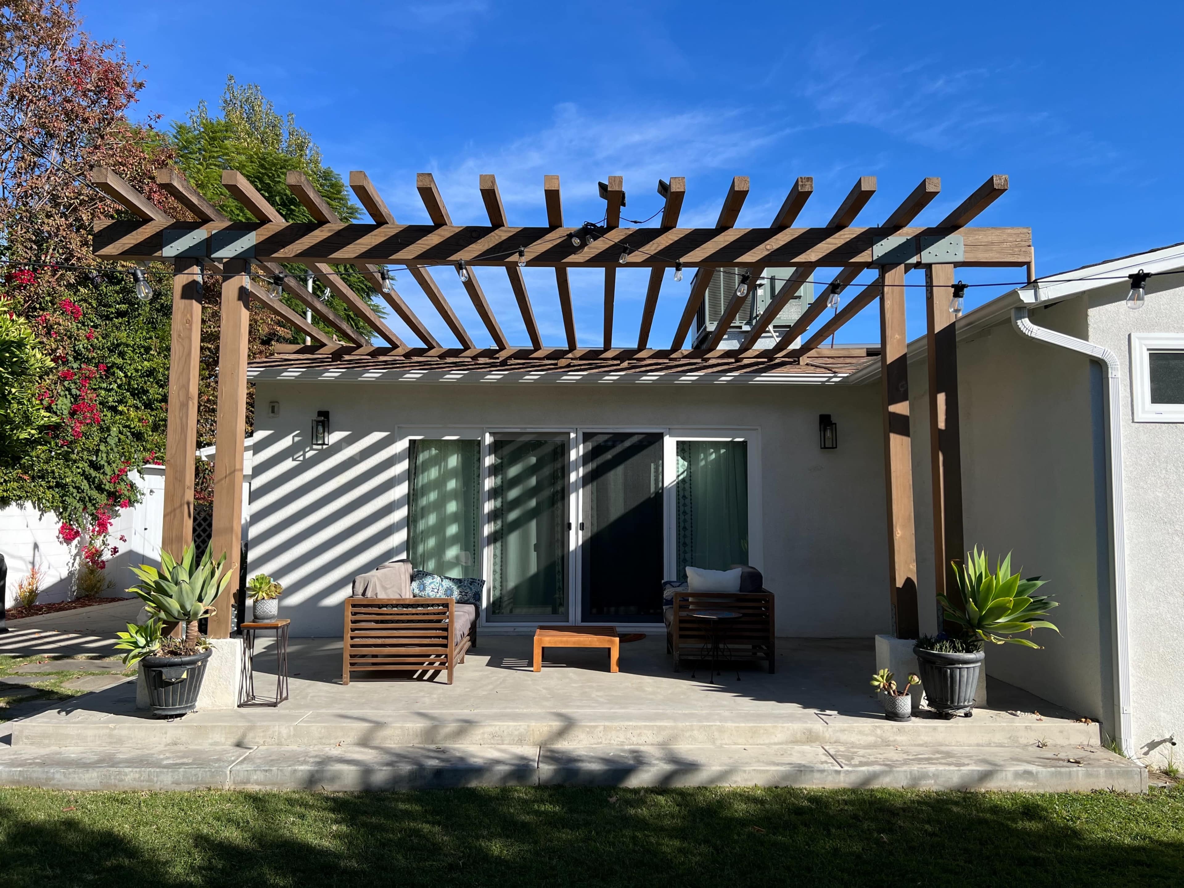 Serene Home with Lush Backyard & Chef's Kitchen Image in Lake Balboa, Van Nuys, CA