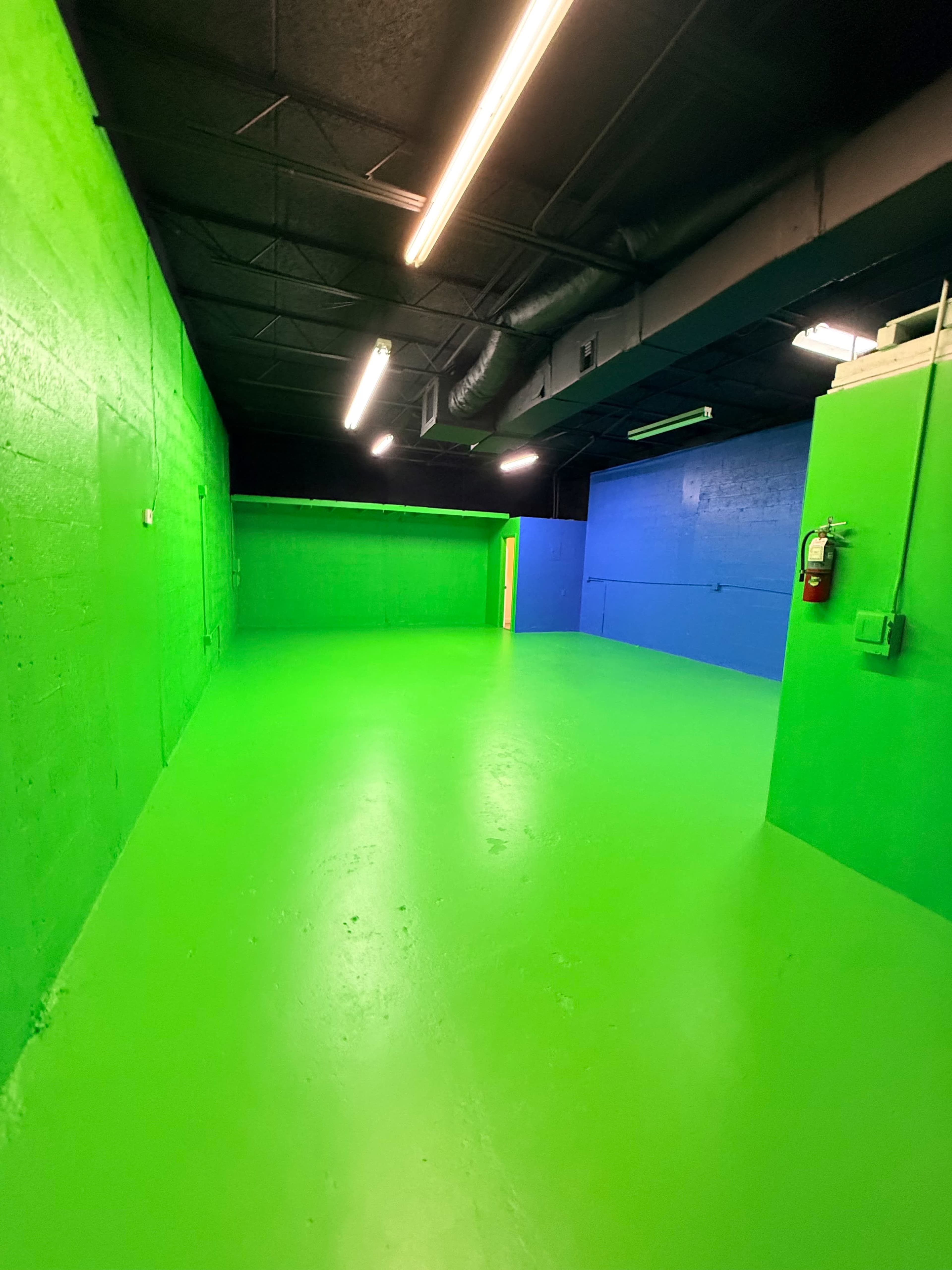 Full Green Screen Creator Studio – Photo, Video & Streaming Image in Pompano Beach, Pompano Beach, FL