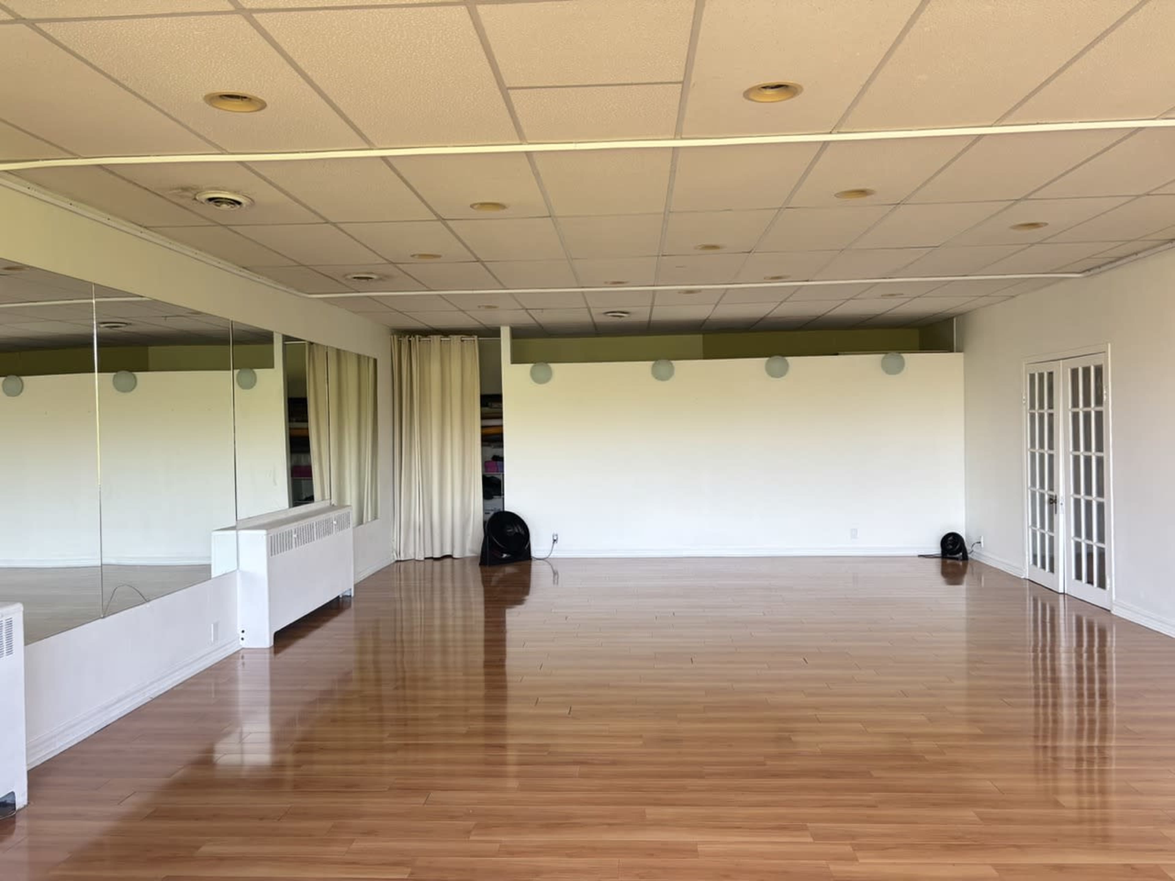 Sunny Dance Studio by Yonge and Bloor Image in Rosedale-Moore Park, Toronto, ON