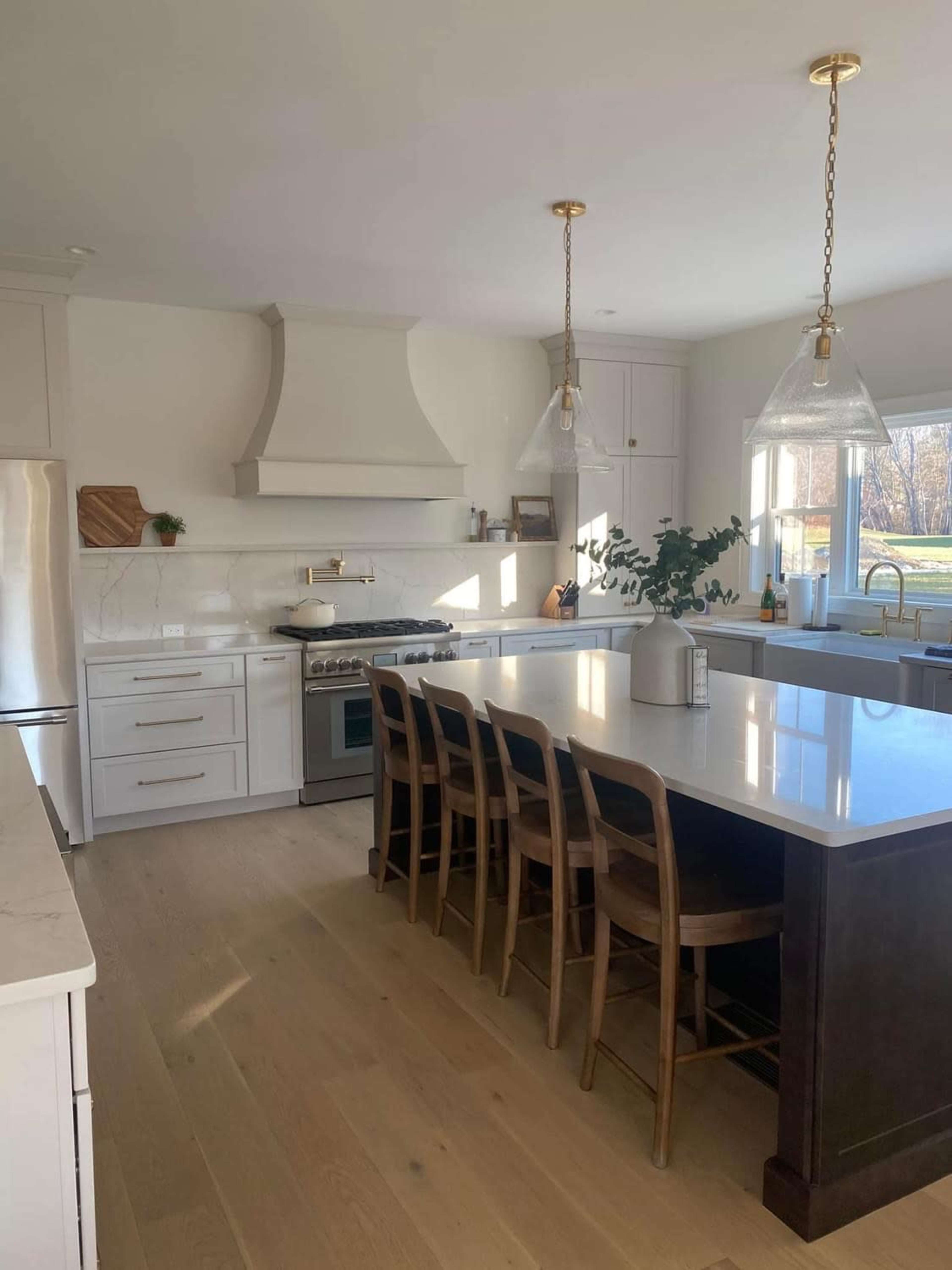 Airy, high-end home in a neighborhood setting Image in Lincoln, Lincoln, RI