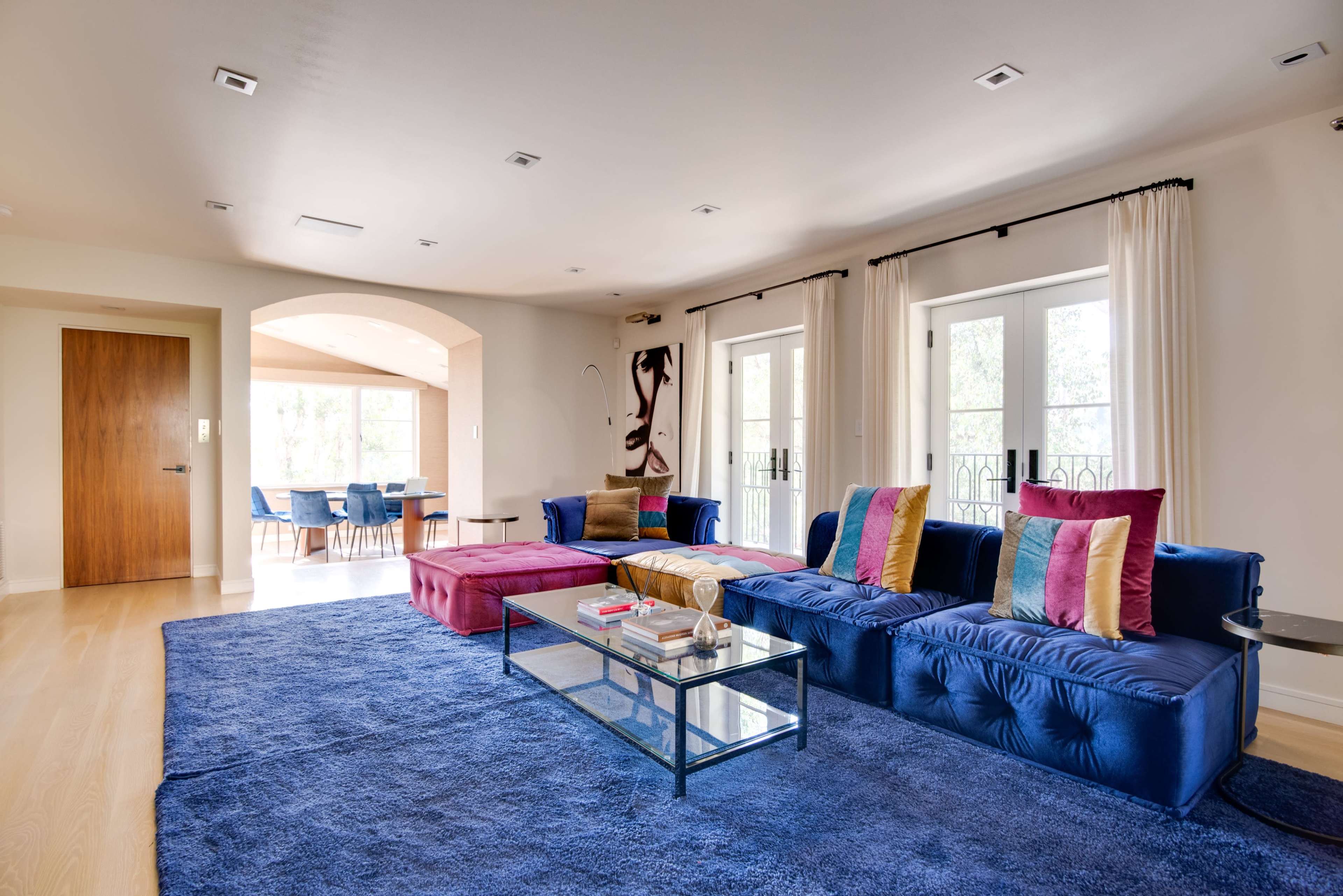 BEVERLY HILLS MODERN LUXURY: PICTURE PERFECT SET Image in Los Angeles, Beverly Hills, CA