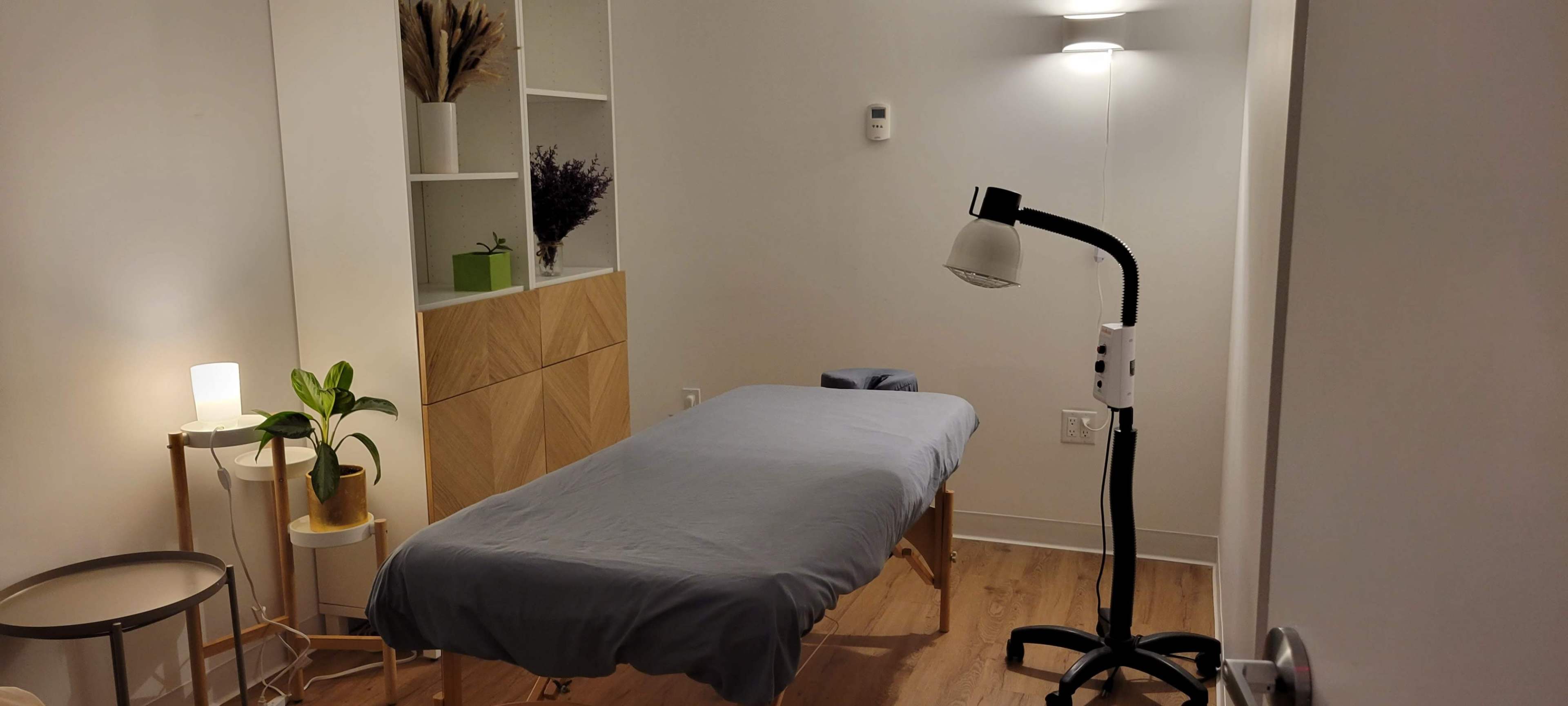 Therapy Space with a Massage Table, Great Location in Downtown Brooklyn Image in Brooklyn Heights, Brooklyn, NY