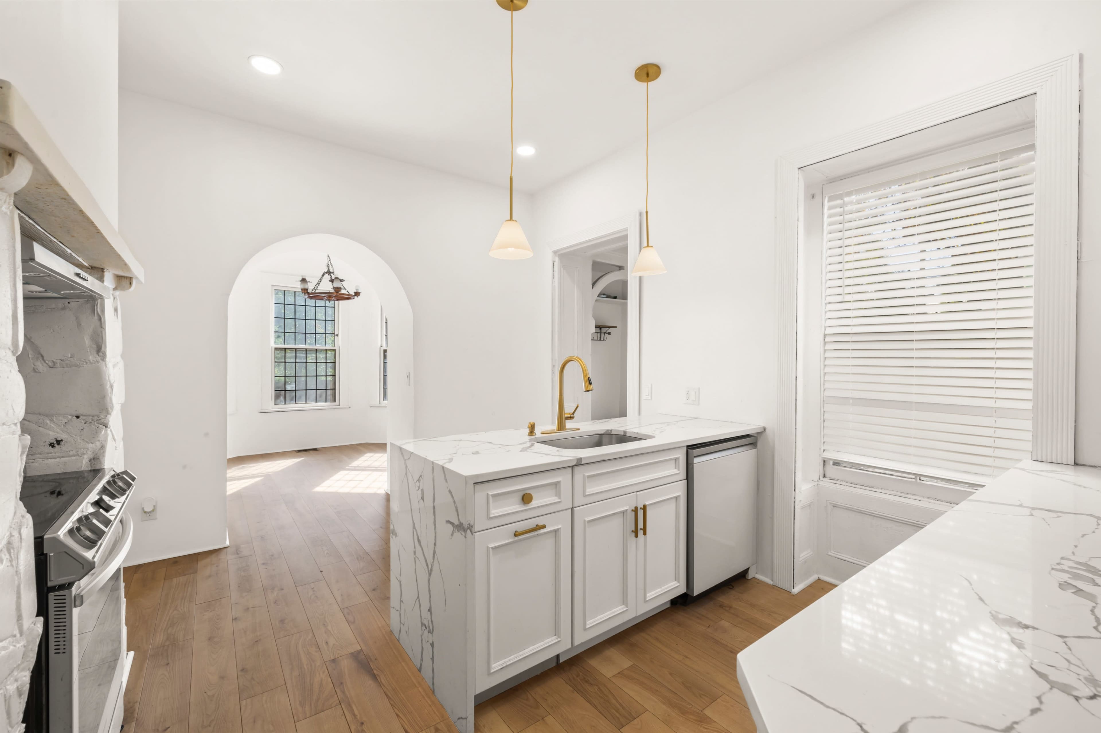 Historic Colonial Home For Rent In Forest Hills Image in Forest Hill, Newark, NJ