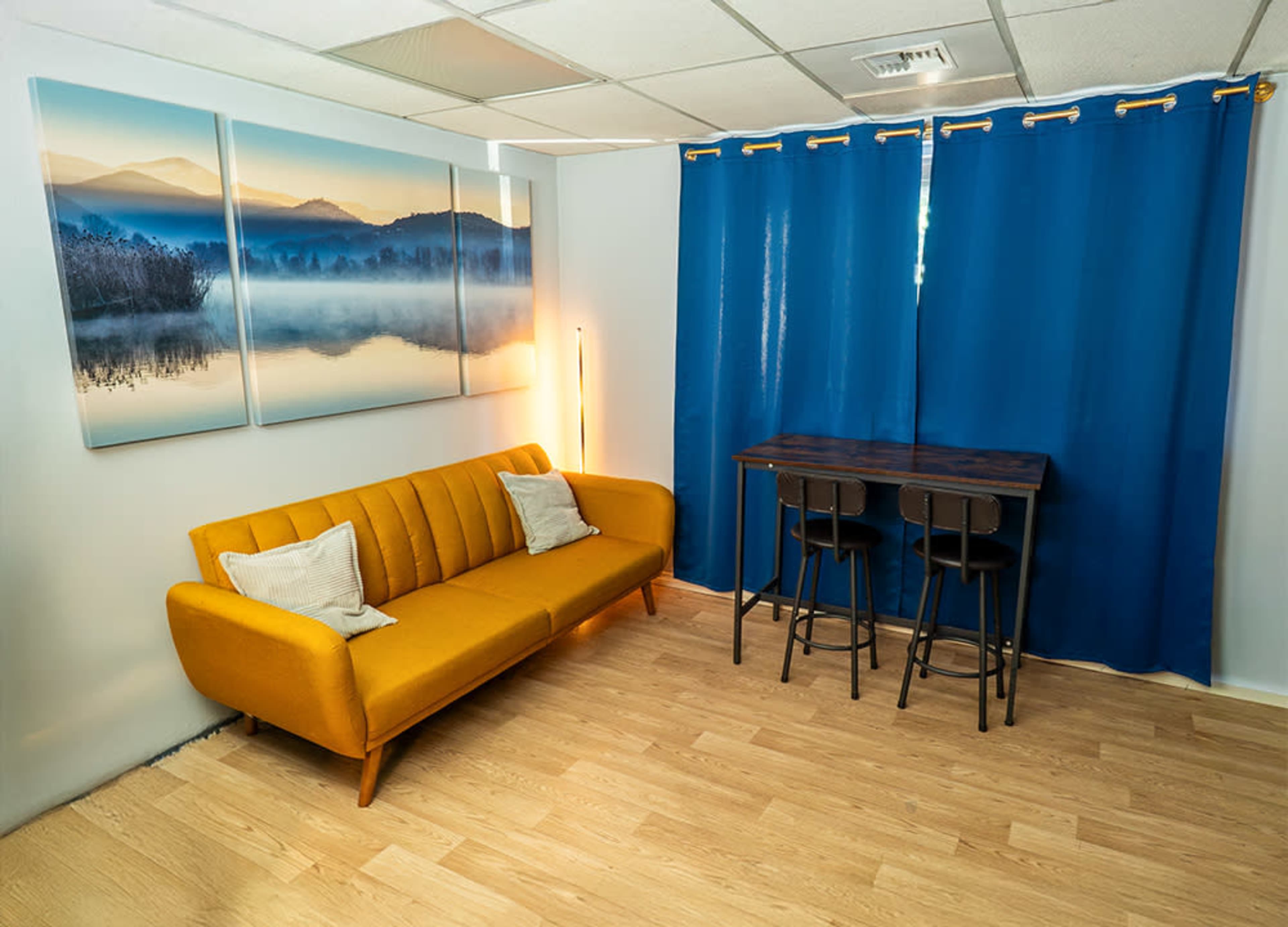 Commercial Studio with natural lighting Image in Maple Valley, Maple Valley, WA