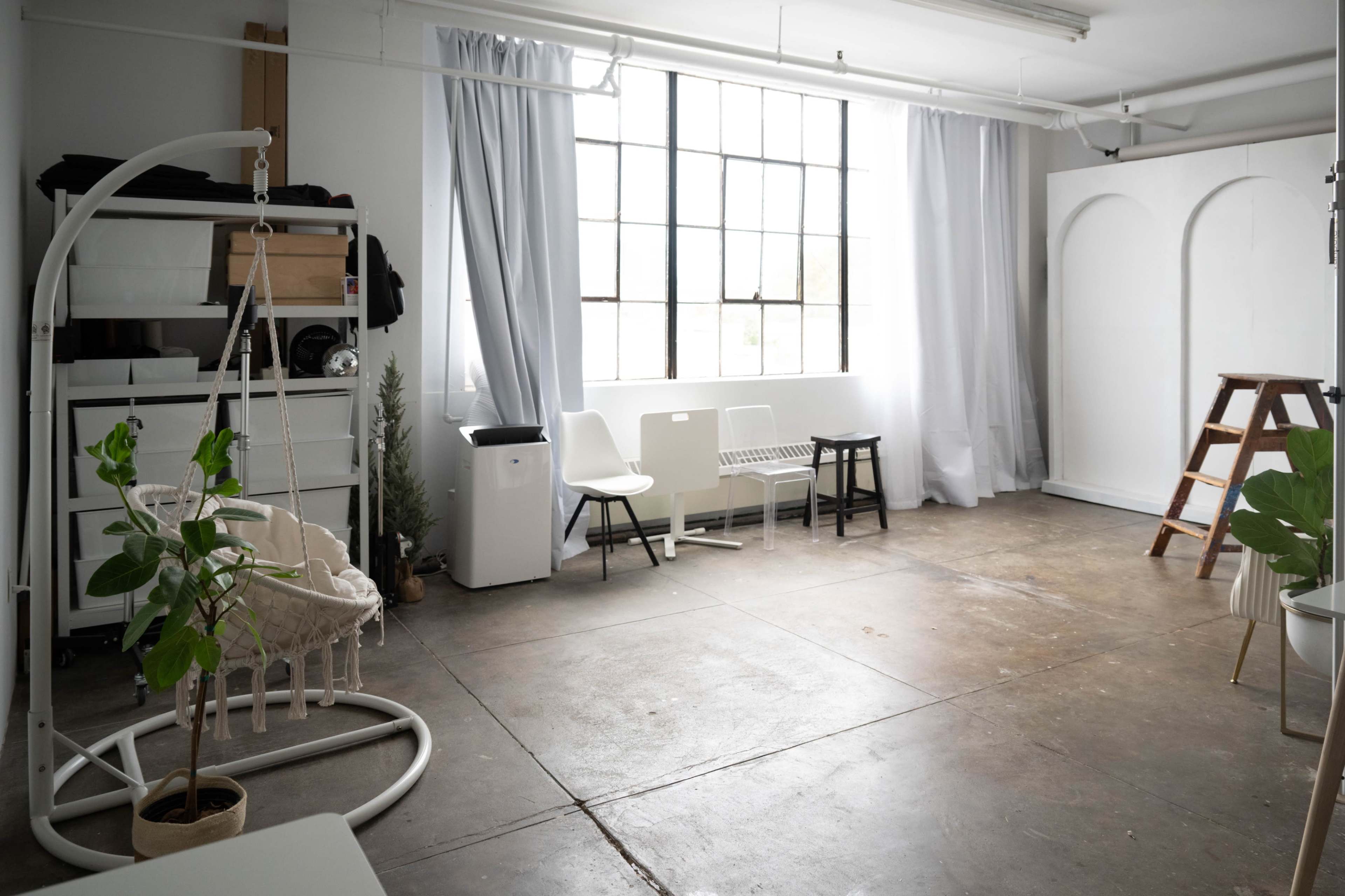 Bright Natural Light Photo Studio Near NYC — Hoboken, Varipole Seamless System, 10’ Ceilings & Parking Image in Hoboken, Hoboken, NJ