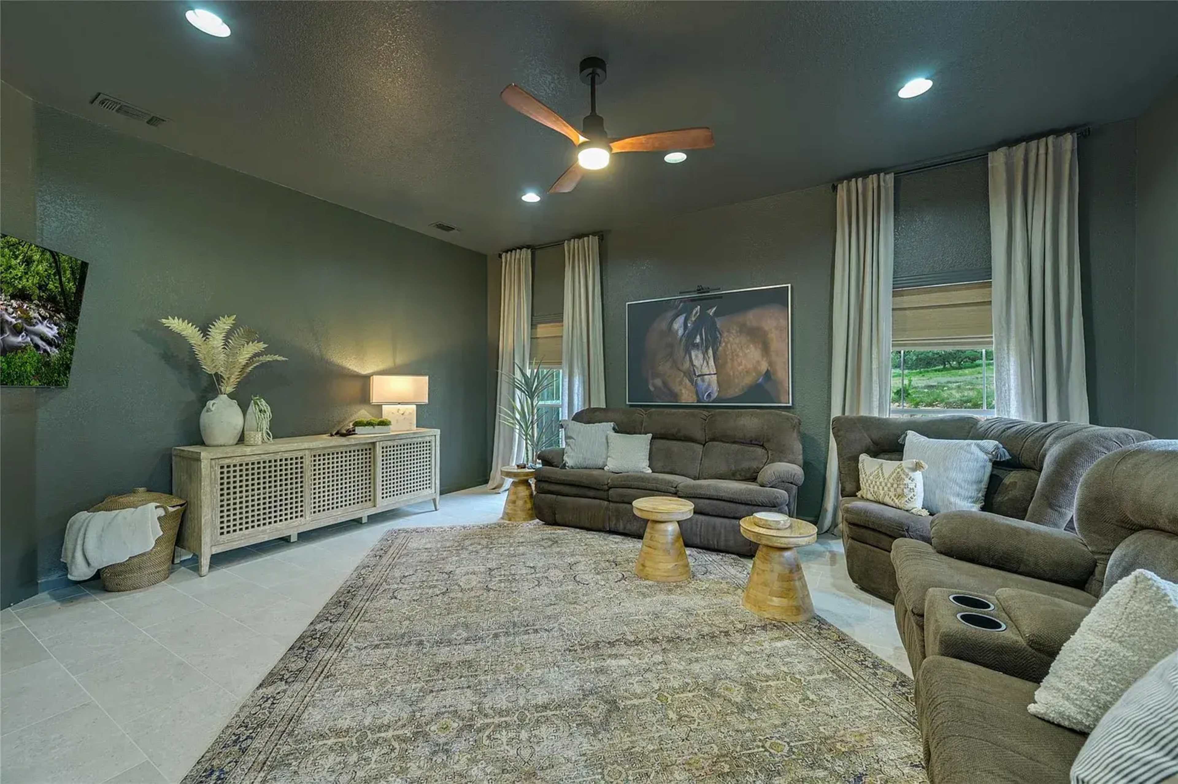 Escape to Luxury: Your Dream 5-Bedroom Country Retreat Awaits! Image in Canyon Lake, Fischer, TX