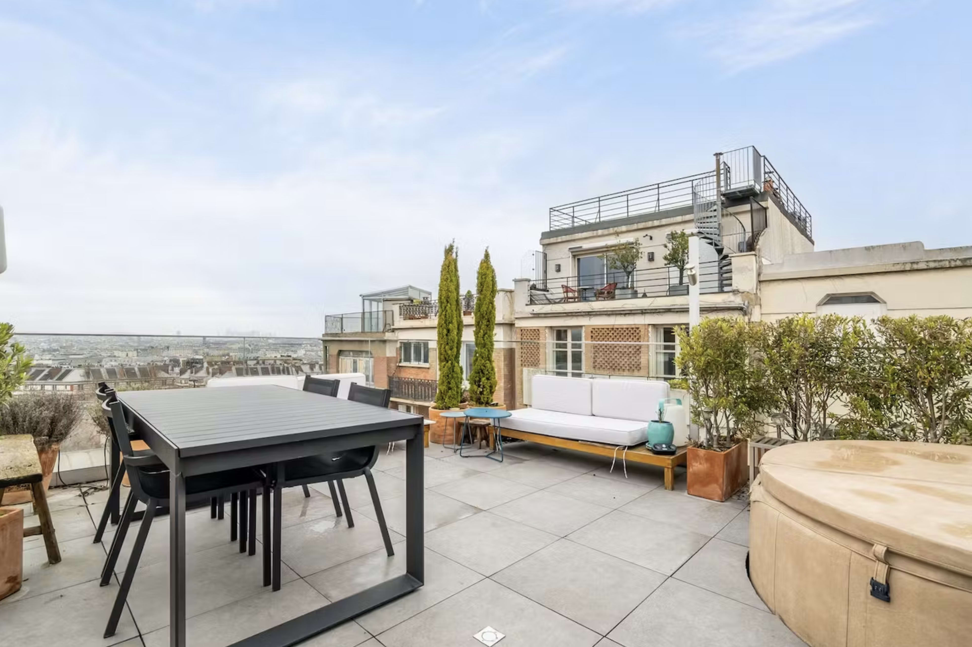 Appartement avec vue époustouflante sur tout Paris Bild in Buttes-Chaumont, Paris