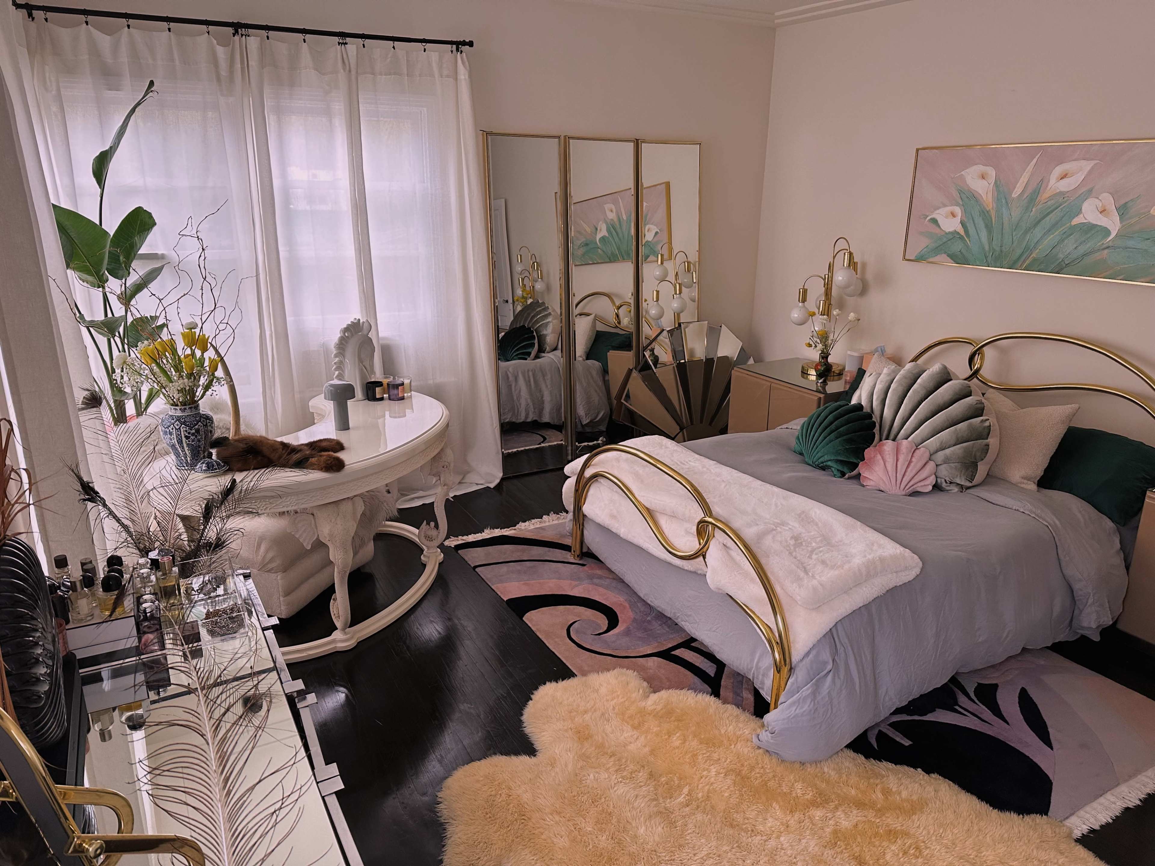 Historic Art Deco Apartment with Old Hollywood Glamour Image in Hancock Park, Los Angeles, CA