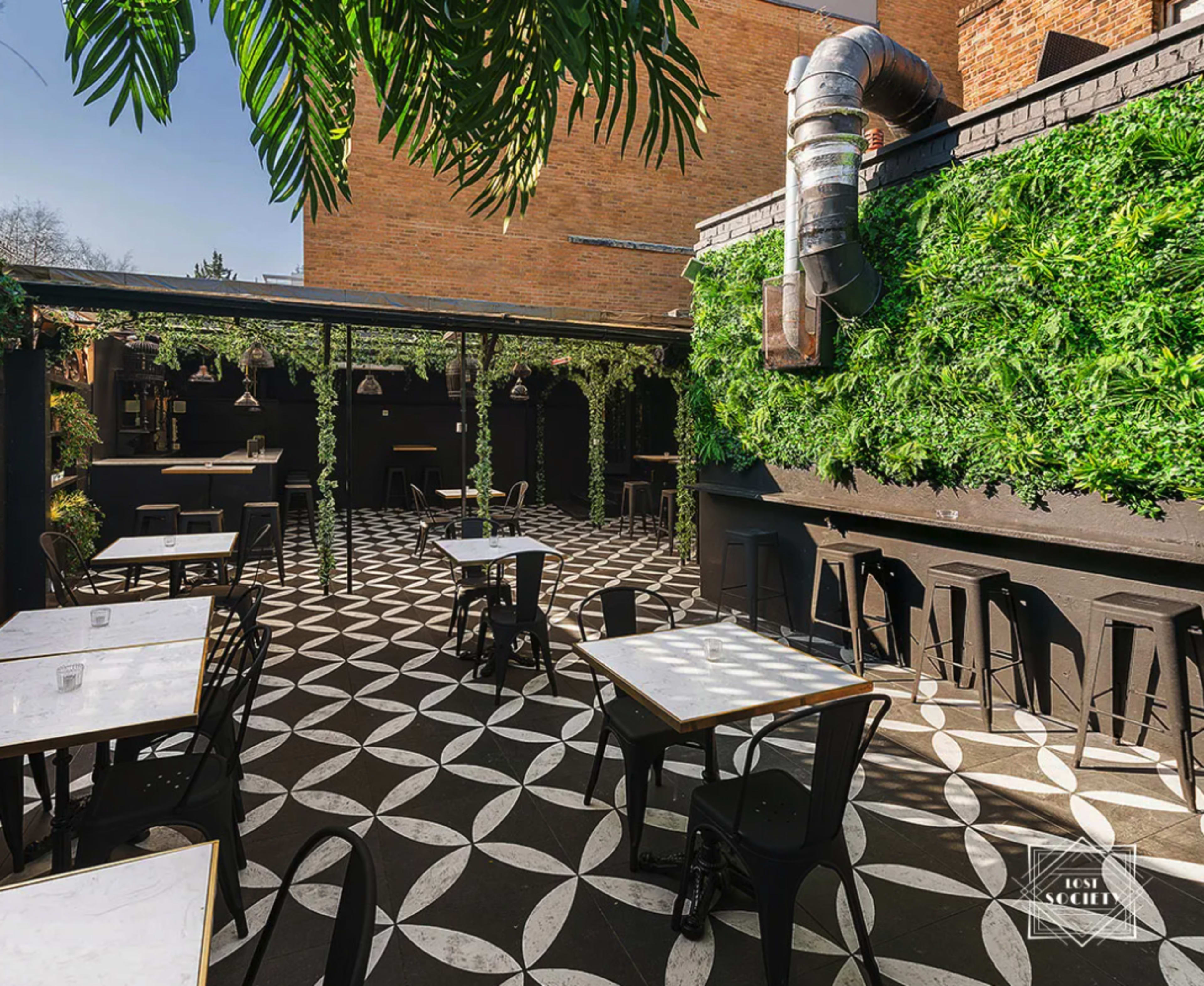 Unique Garden in Battersea with heaters Image in Battersea, London, ENG