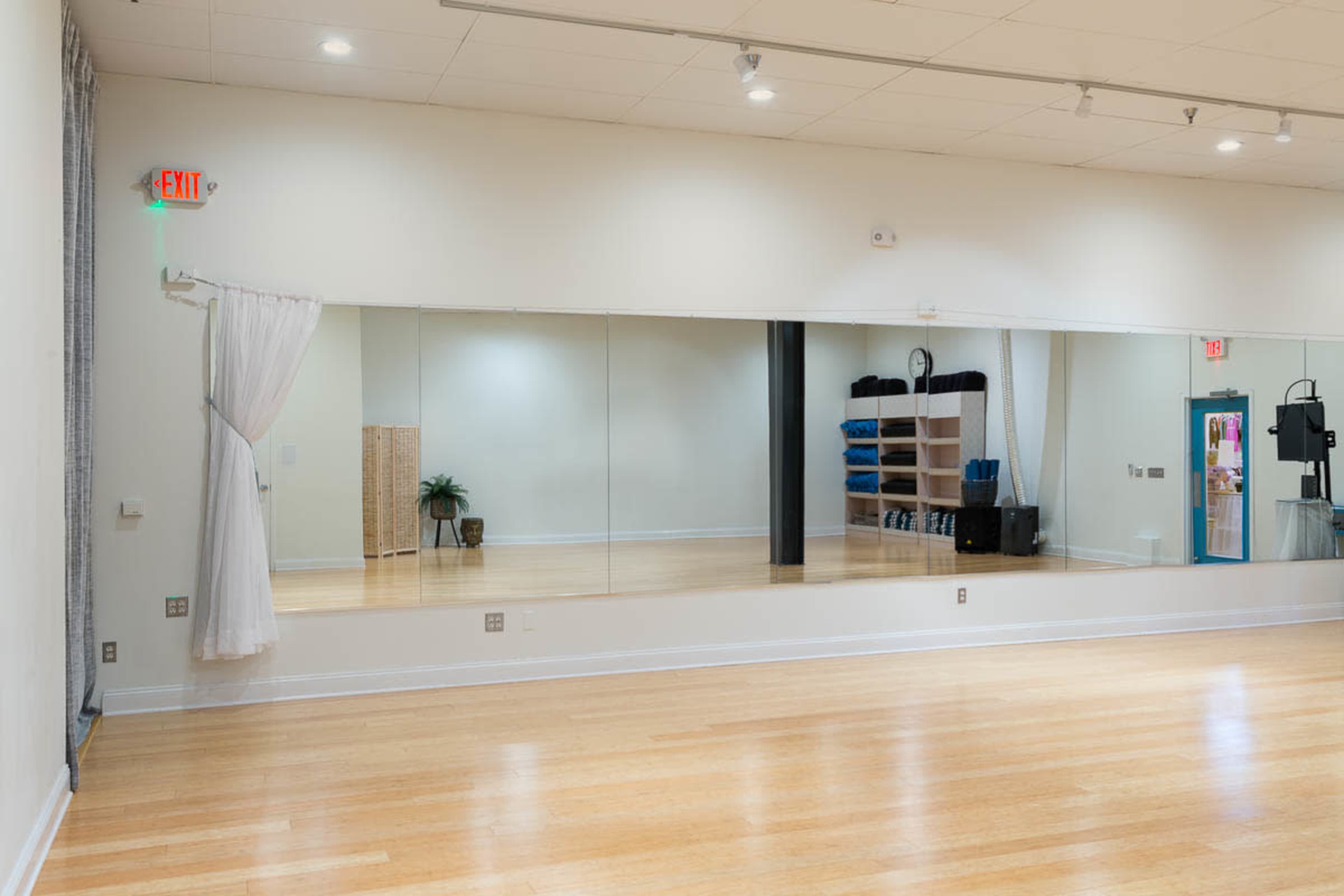 Richmond Studio with Boho Lounge Image in Stony Point, Richmond, VA