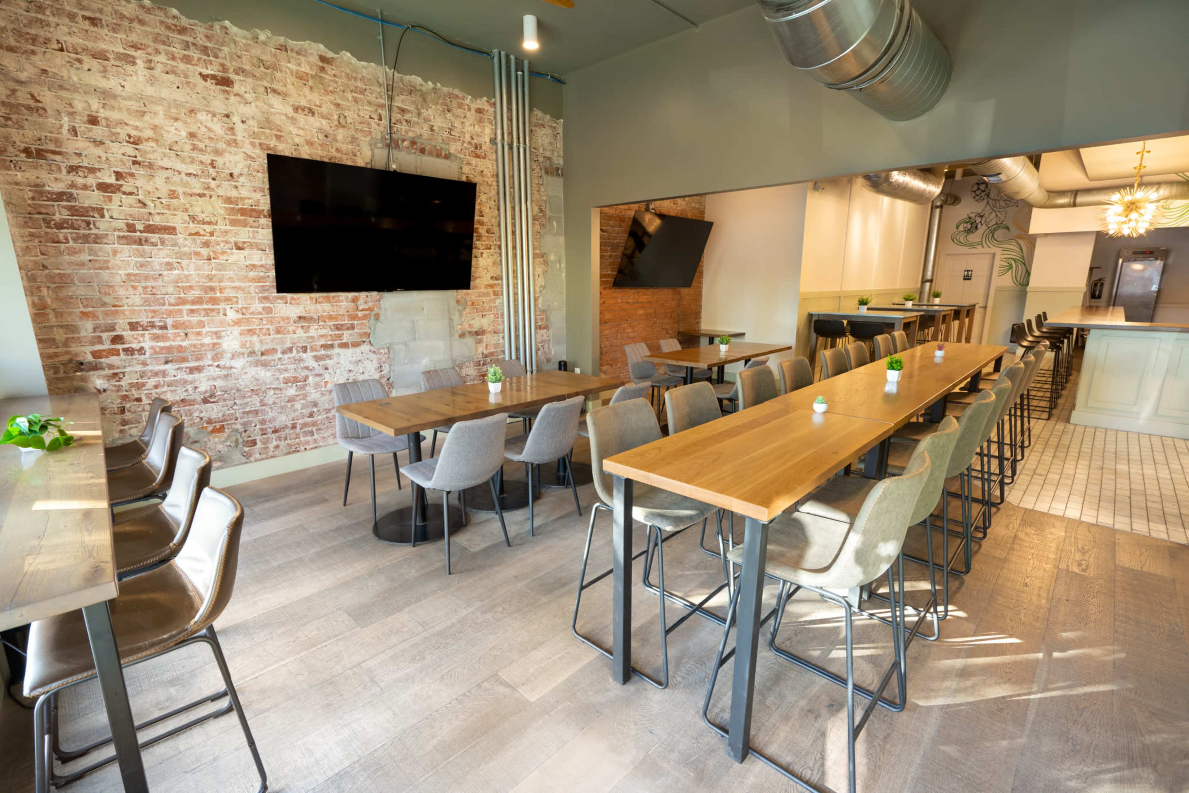 Charming venue on Hyde Park Square Image in Hyde Park, Cincinnati, OH