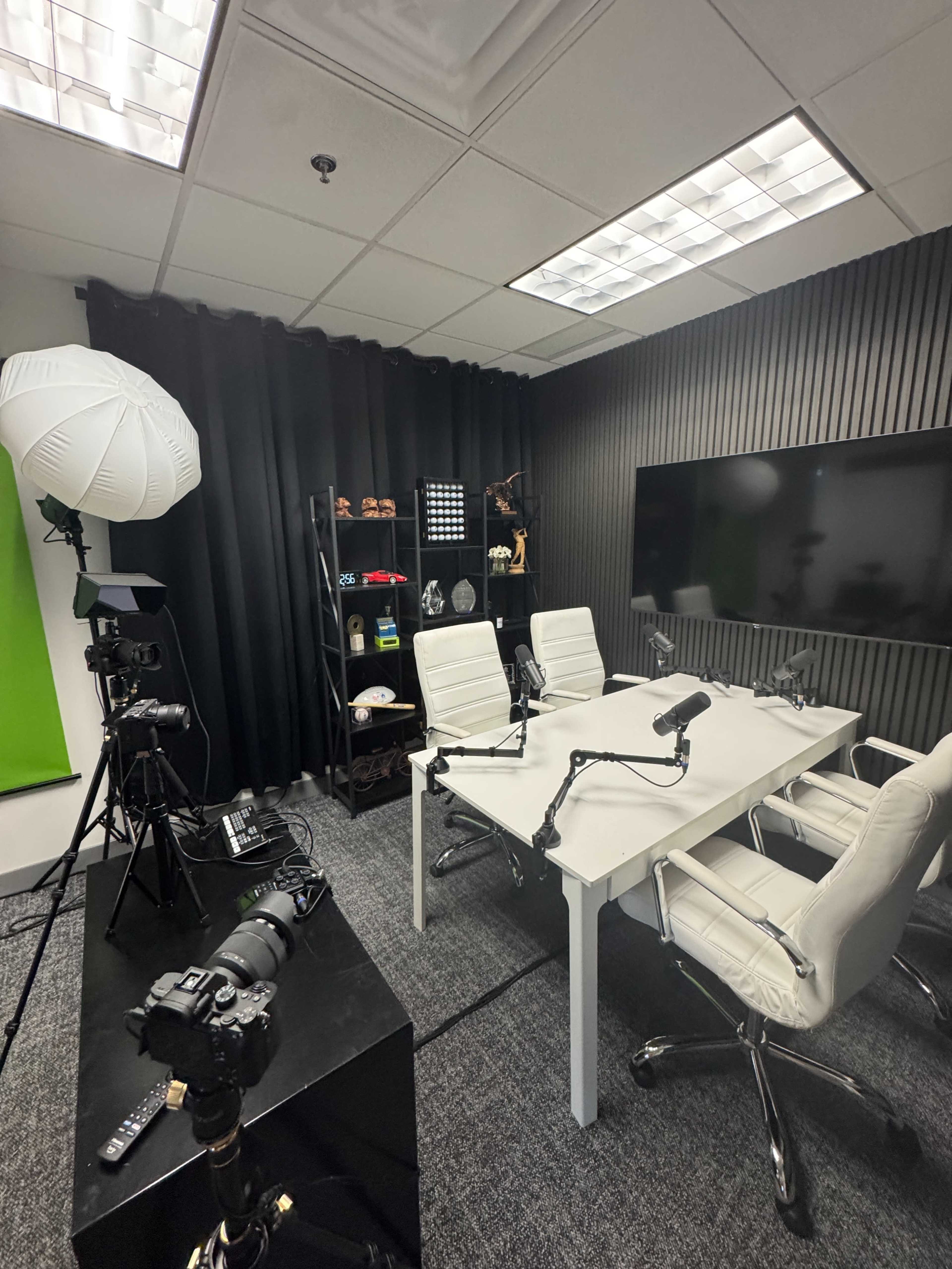 Desert Ridge Luxury Podcast Studio Image in Desert View Village, Phoenix, AZ