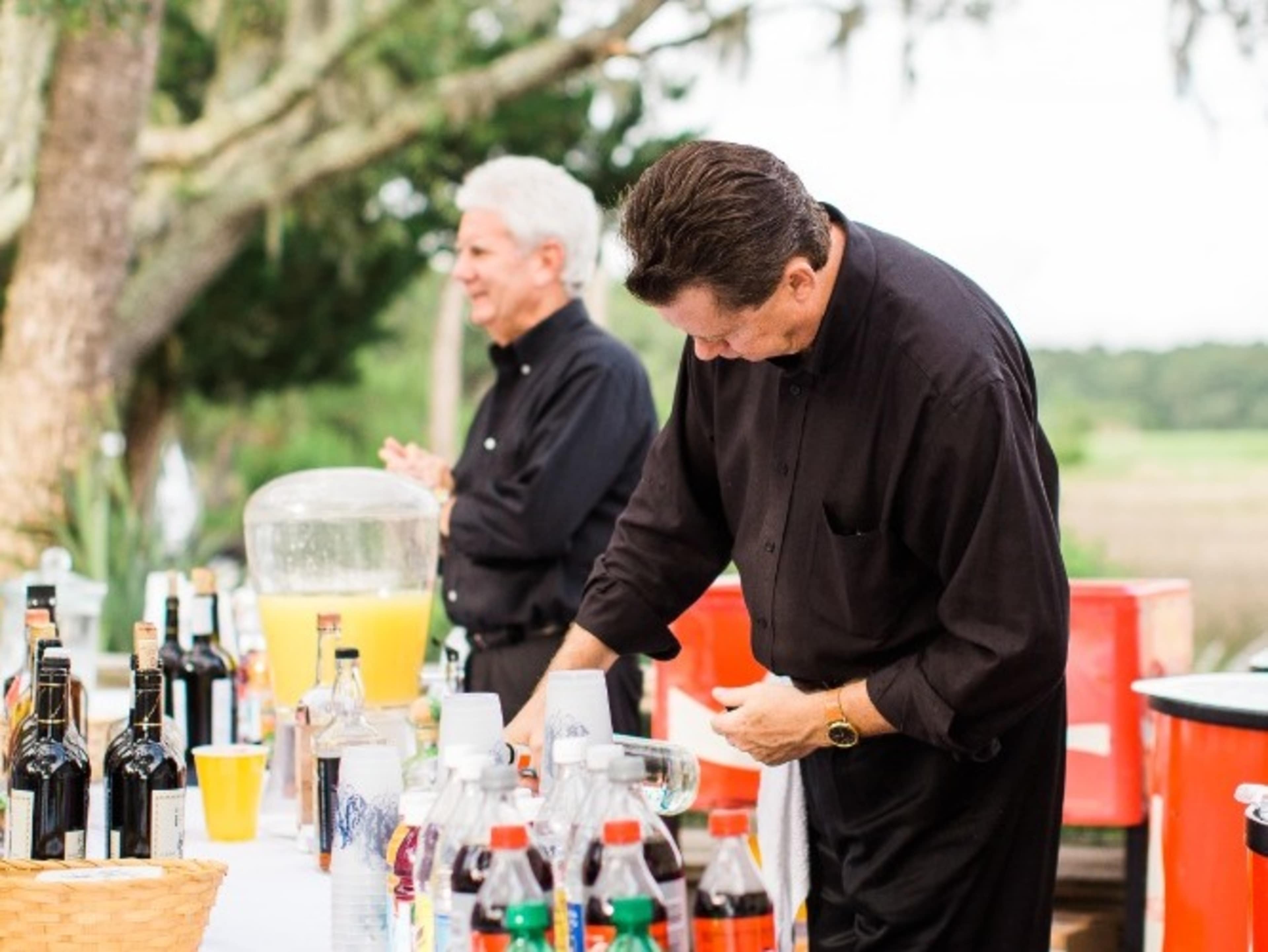 Basic Bar and Bartender