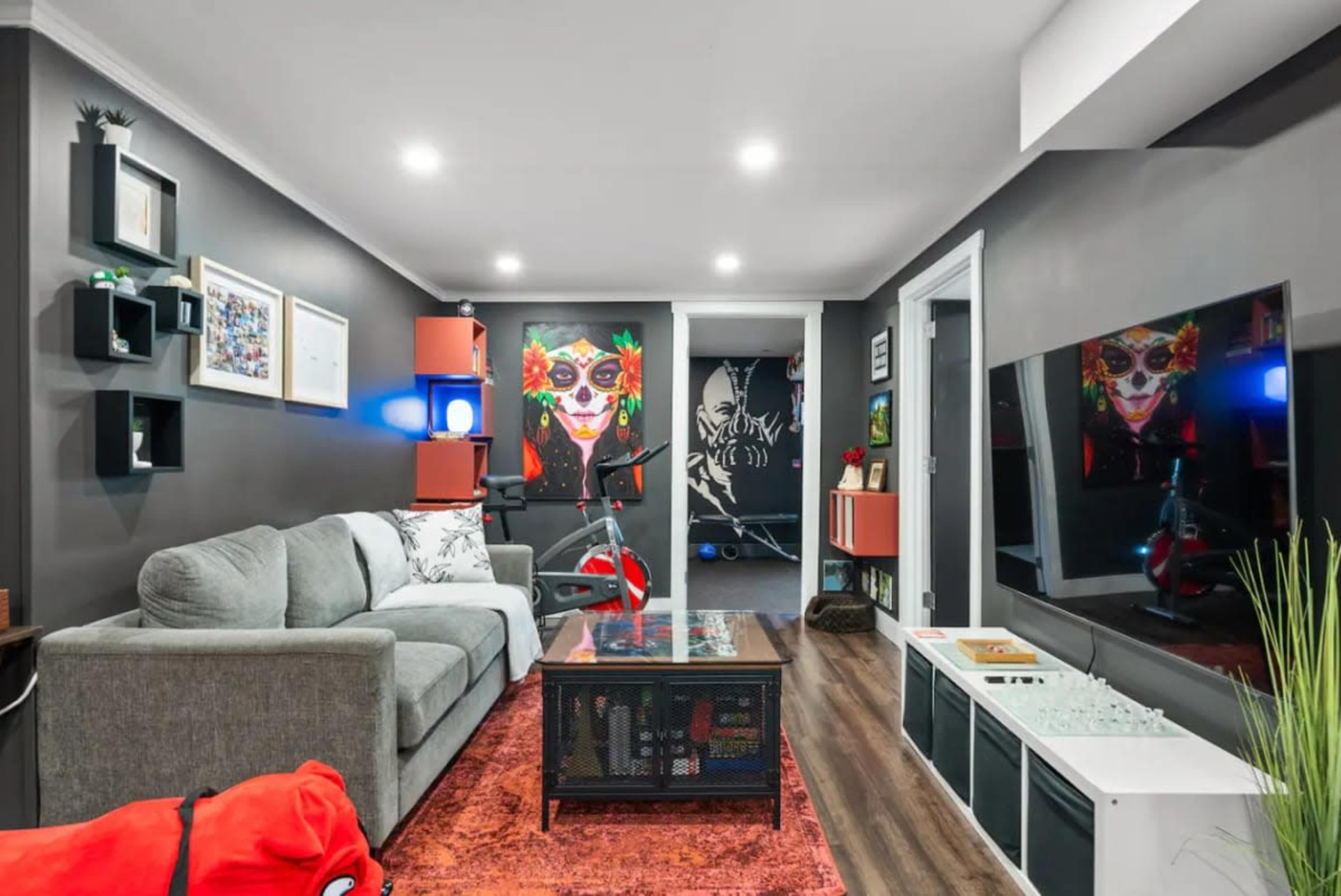 Cozy Calgary Retreat on 1/3 Acre – Stylish, Relaxing, and Full of Character Image in Northwest Calgary, Calgary, AB