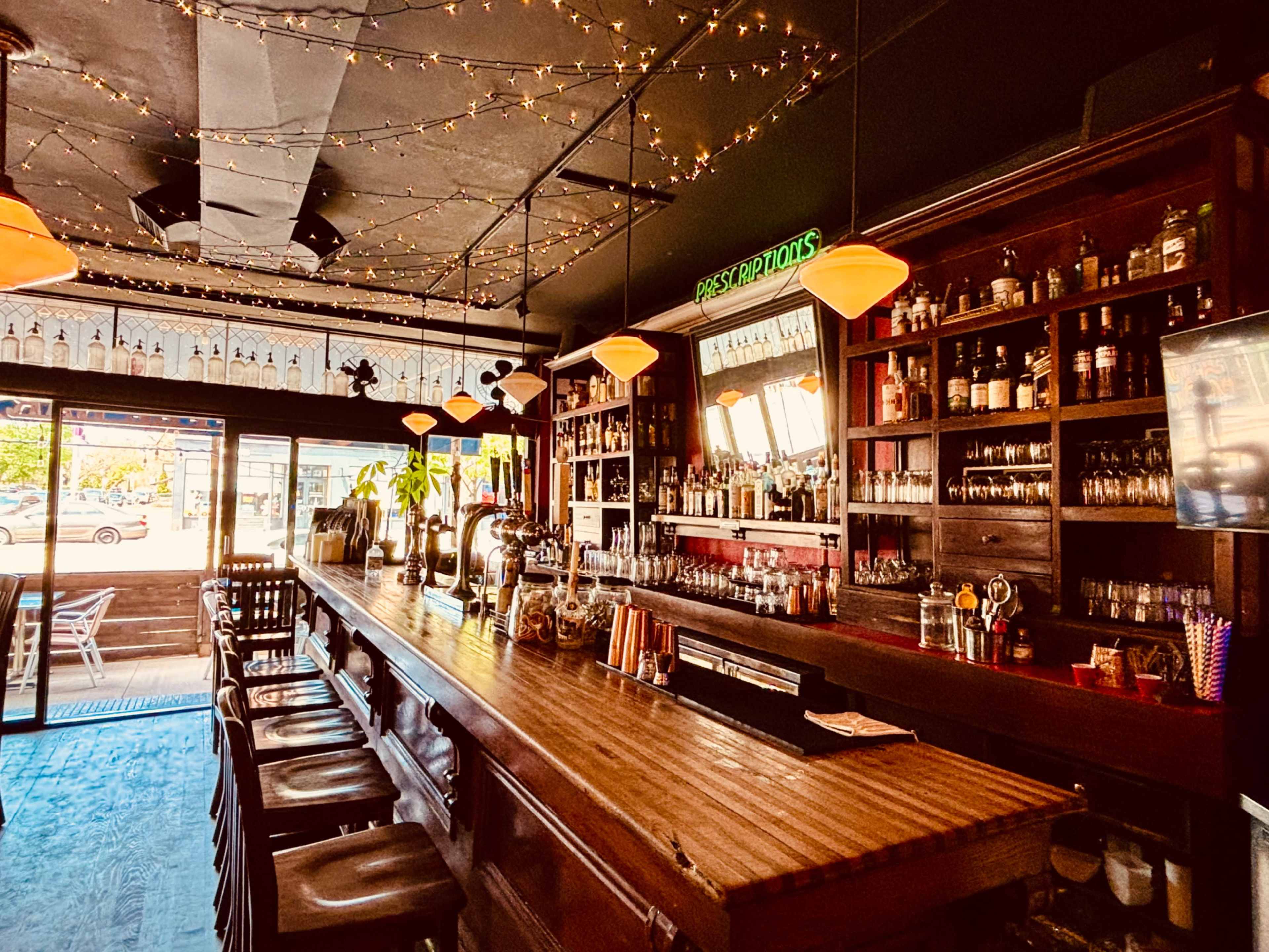 Cozy Italian Speakeasy With a Cozy Vintage Flare! Image in Regal Heights, Toronto, ON