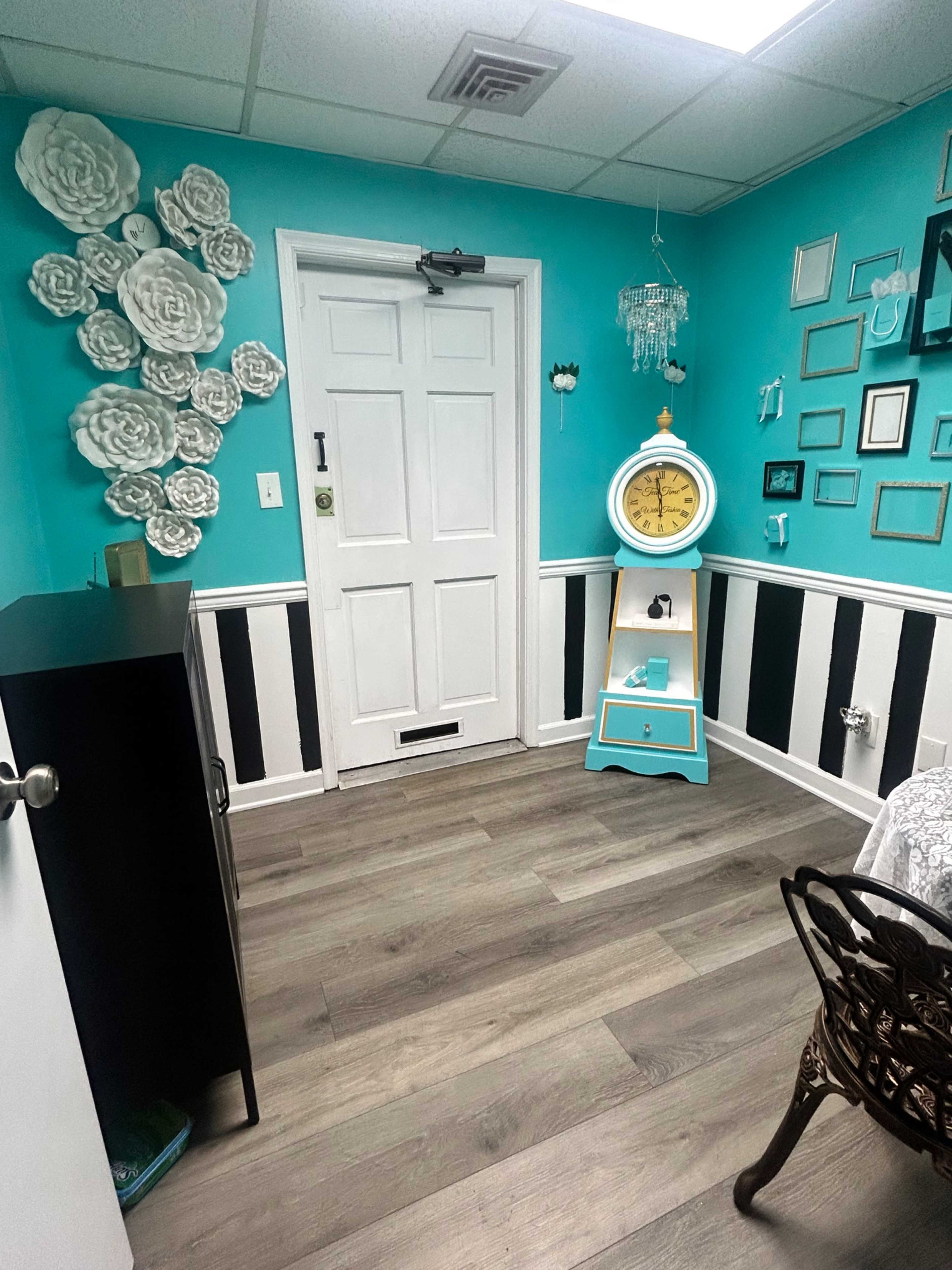 Elegant 4 Room Event Space for Intimate Celebrations & Workshops Image in Virginia Beach, Virginia Beach, VA