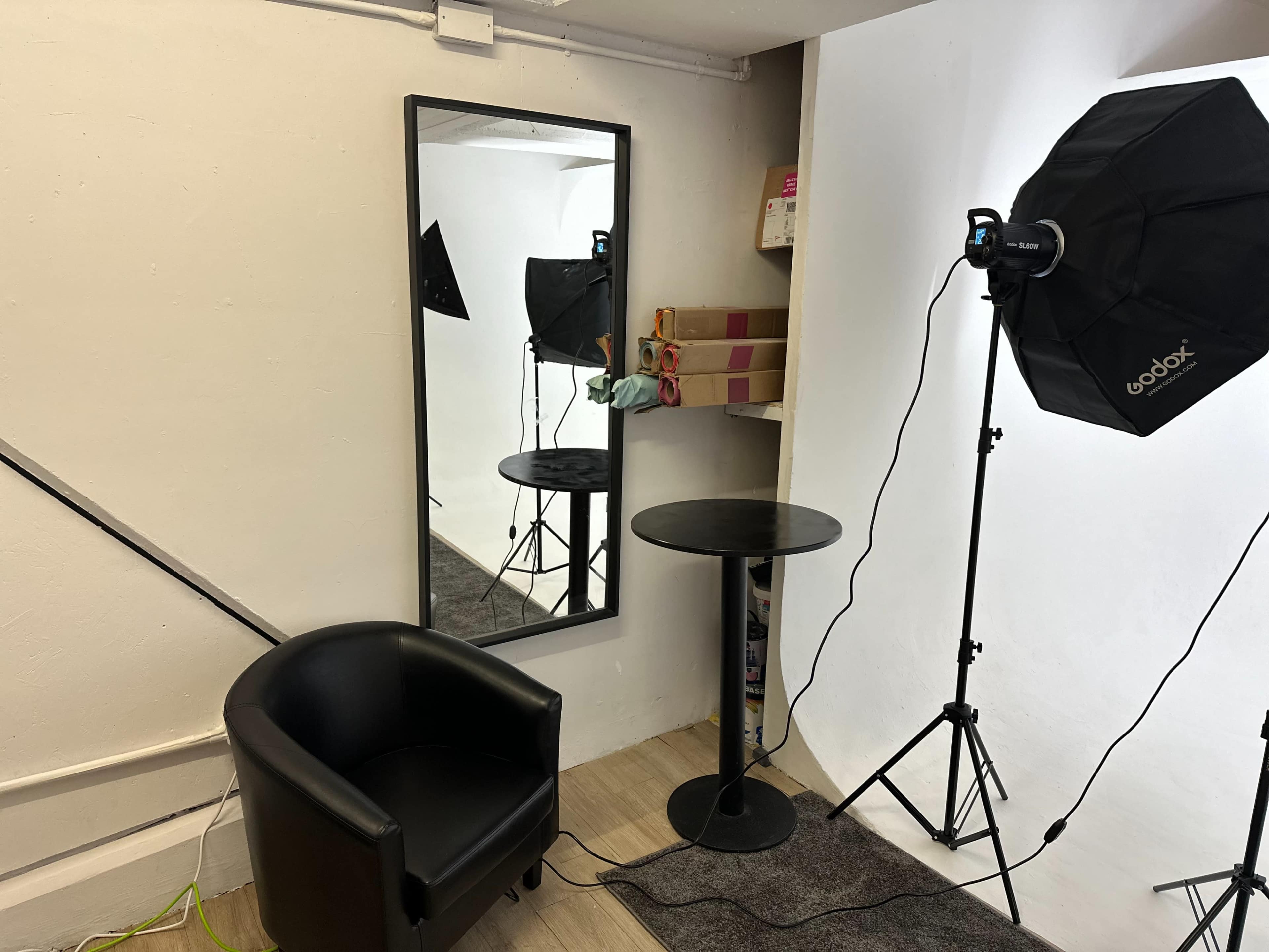 Modern Photography Studio Image in Peckham, LONDON, ENG