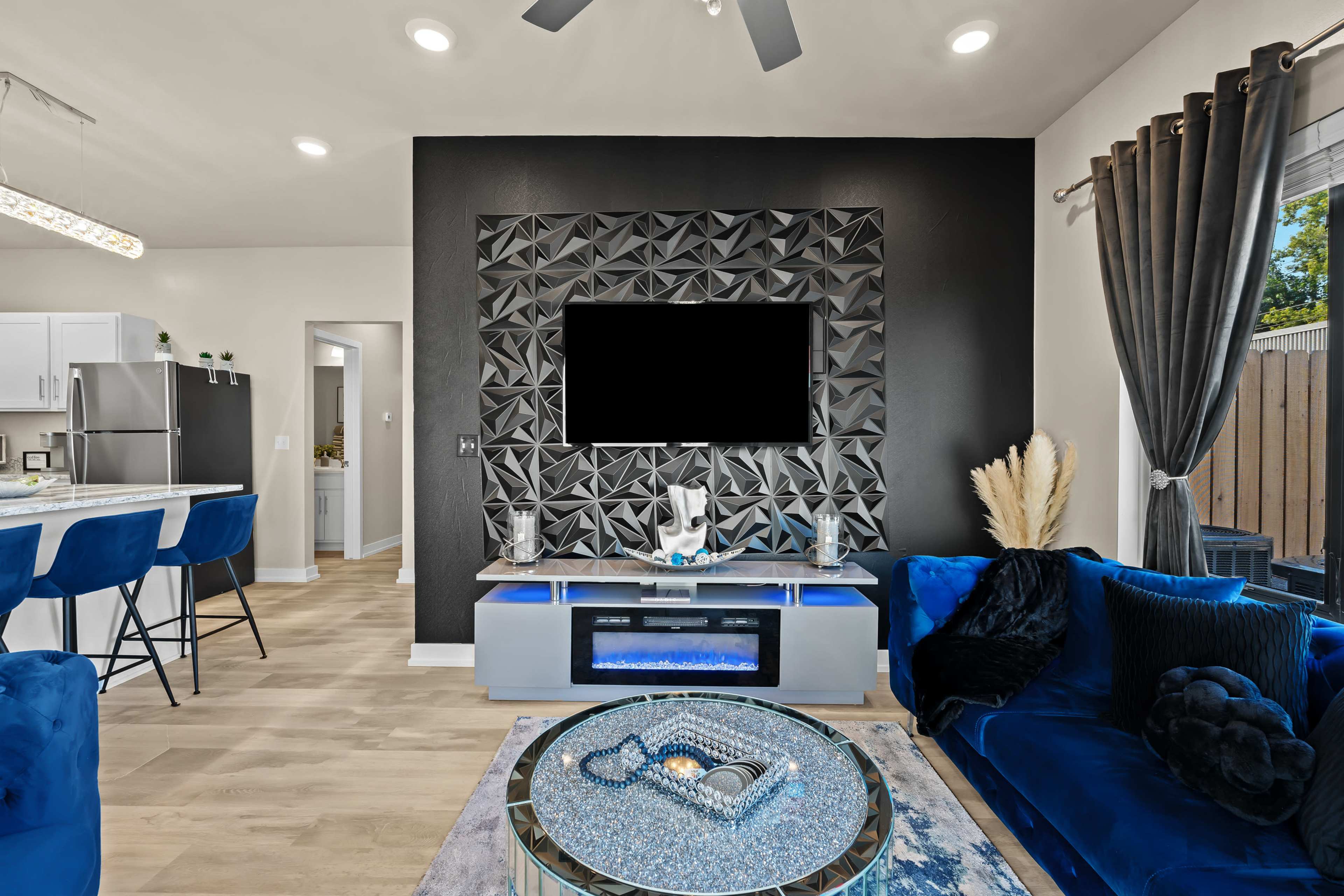 Modern Royal Oak Apartment for Meetings & Productions Image in Royal Oak, Royal Oak, MI