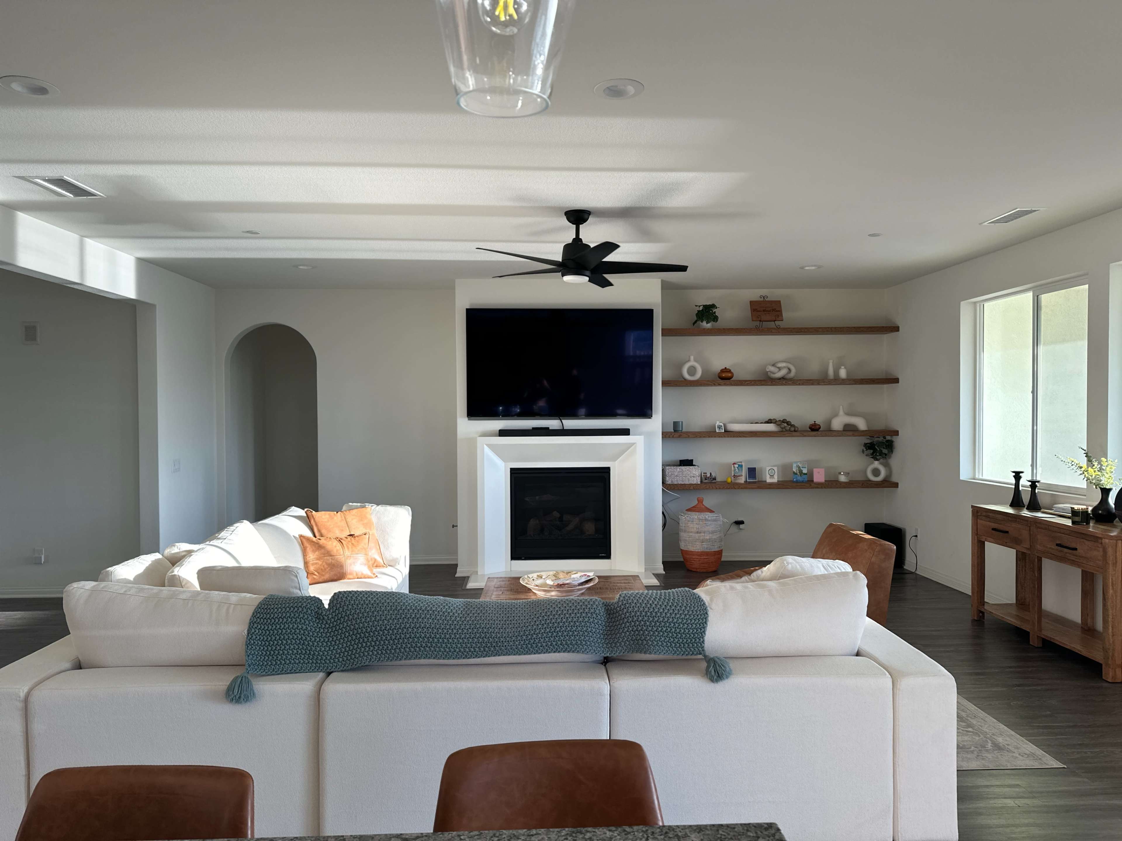 Charming Home for Rent–Photography/Meetings/etc. Image in Lake Elsinore, Lake Elsinore, CA