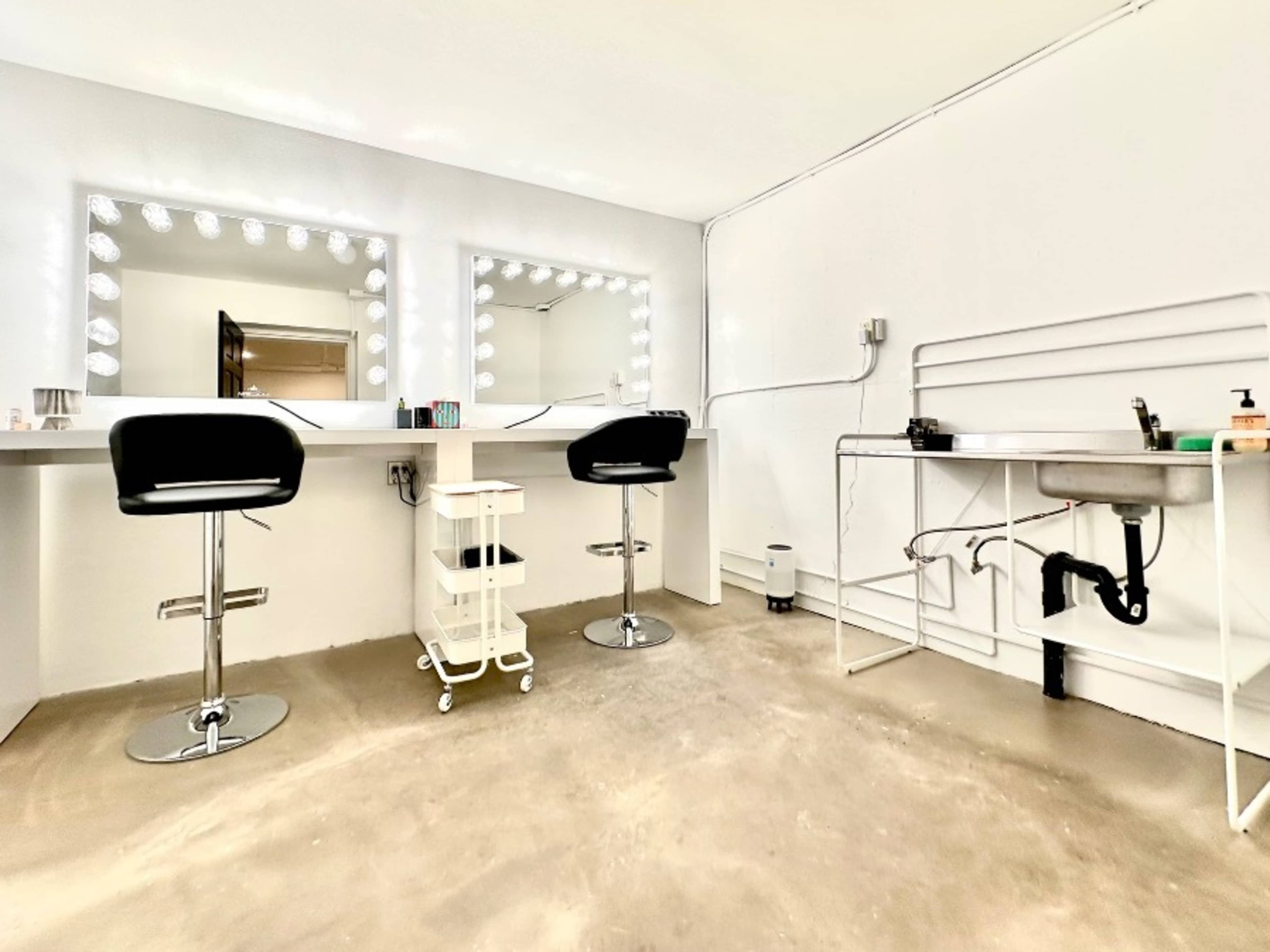 Hair and make-up room