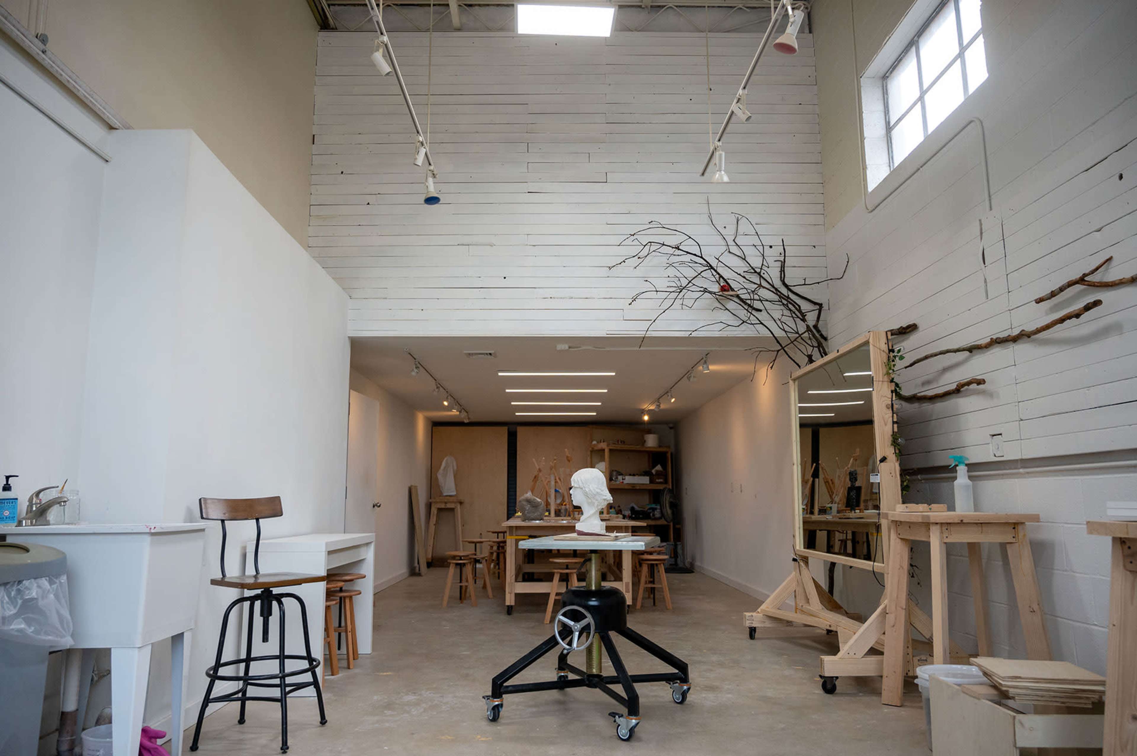 Modern Art Studio with Bright Lights Image in North Hempstead, Carle Place, NY