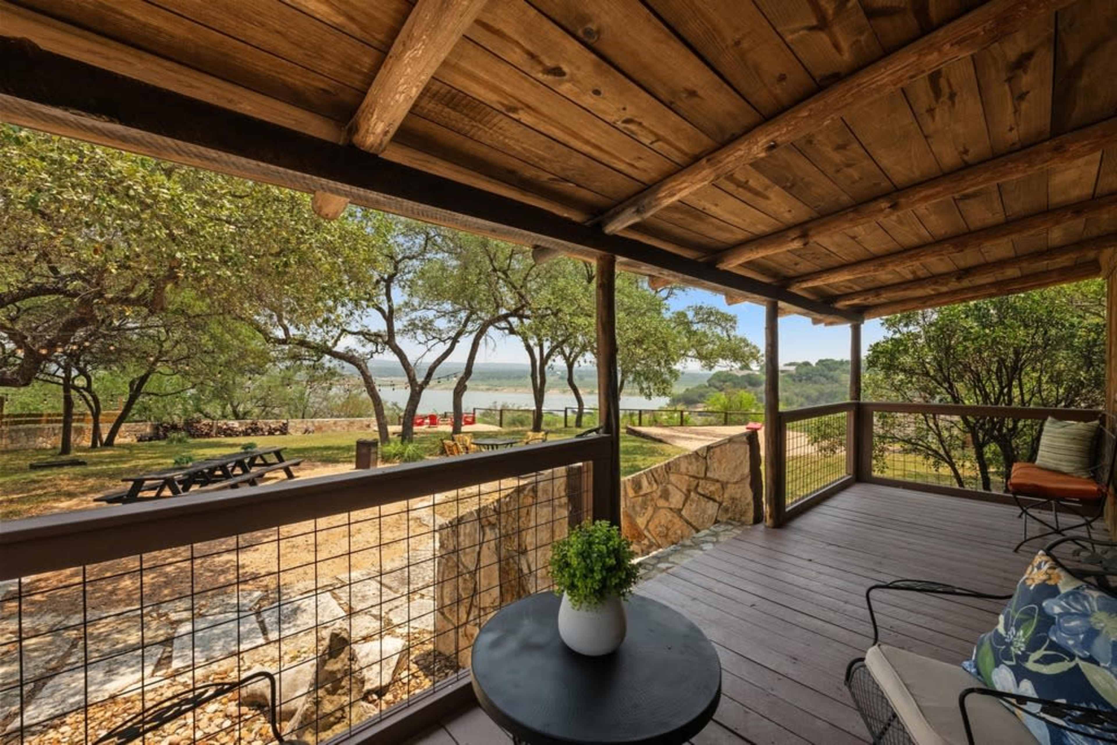 Sunrise Lodge on Lake Travis Image in , Spicewood, TX