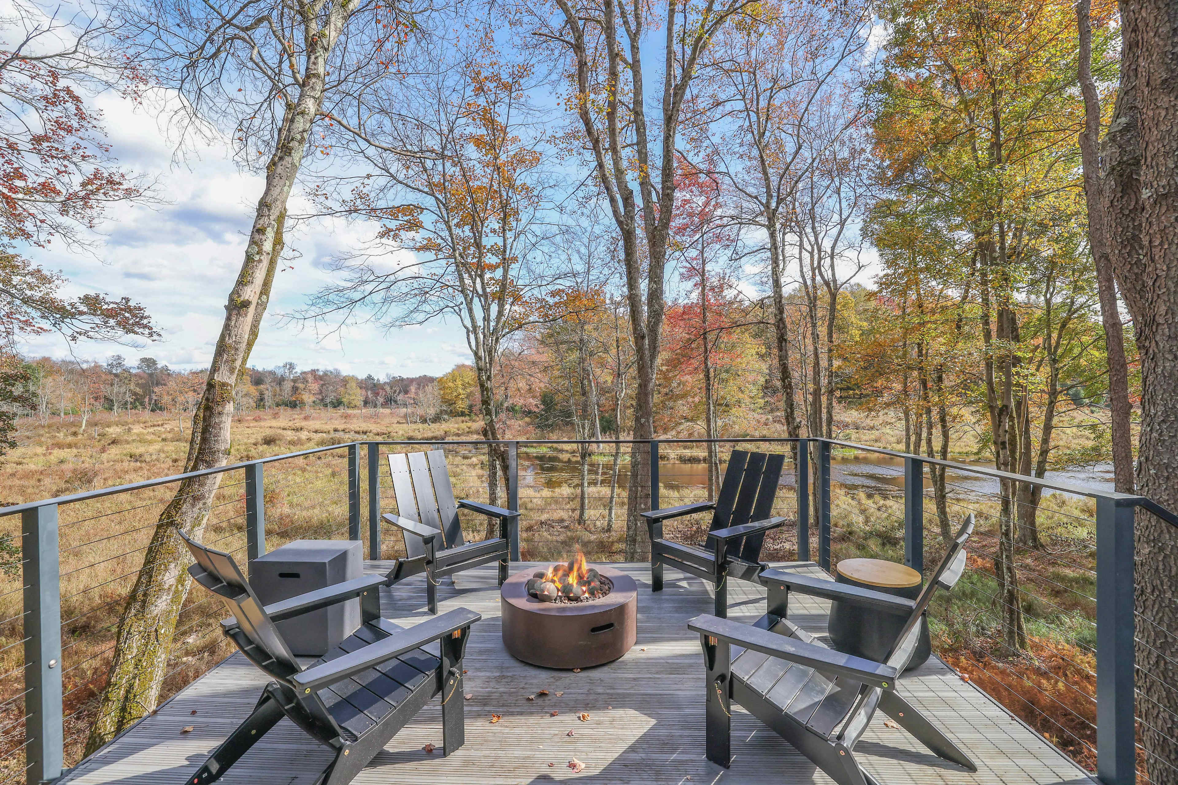 Camp Double Oak Lakeside Modernist Retreat Image in Greene Township, Greentown, PA