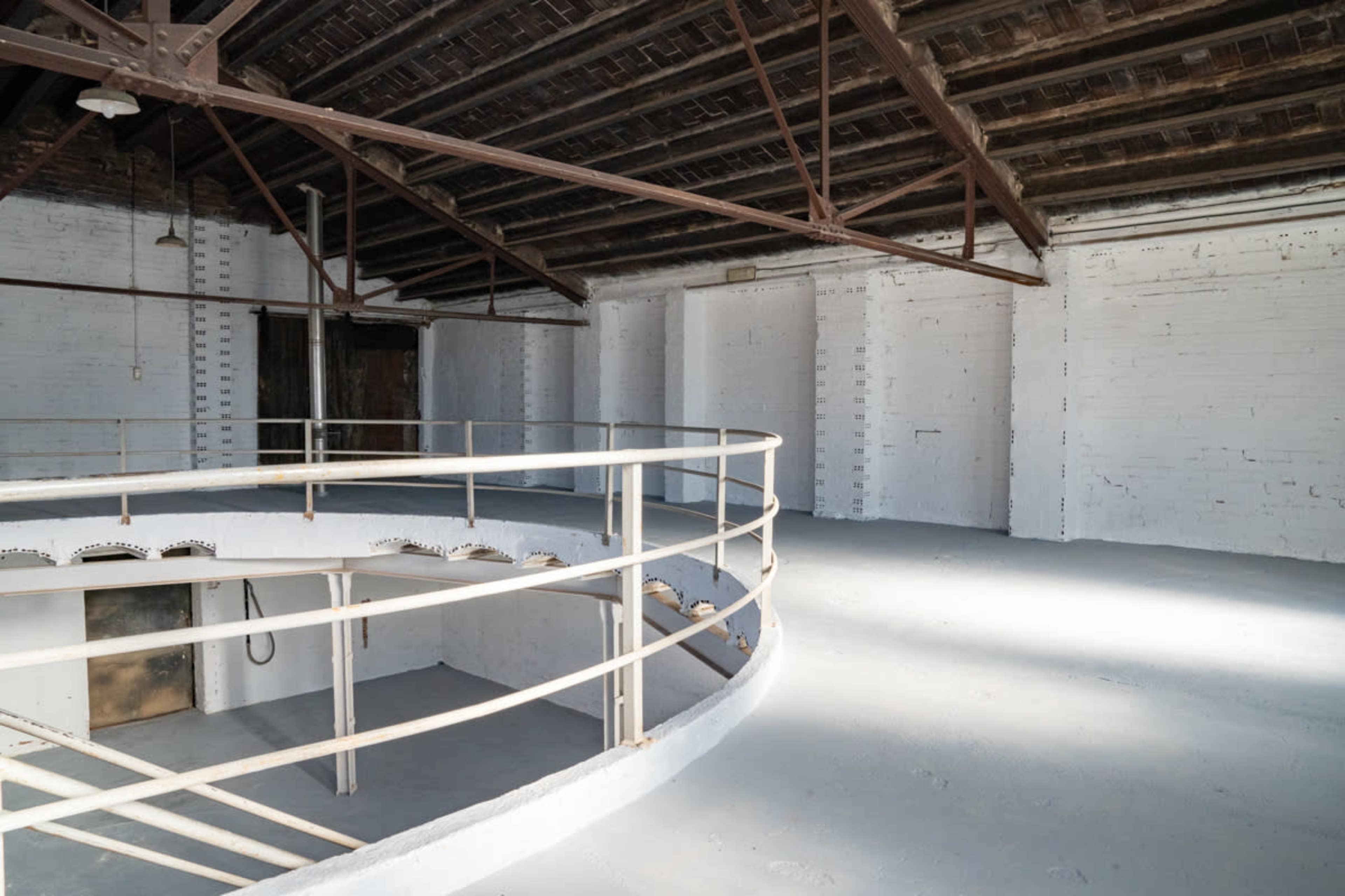 Espacio Industrial único en el corazón del Empordà Image in , La Bisbal d'Empordà, GI