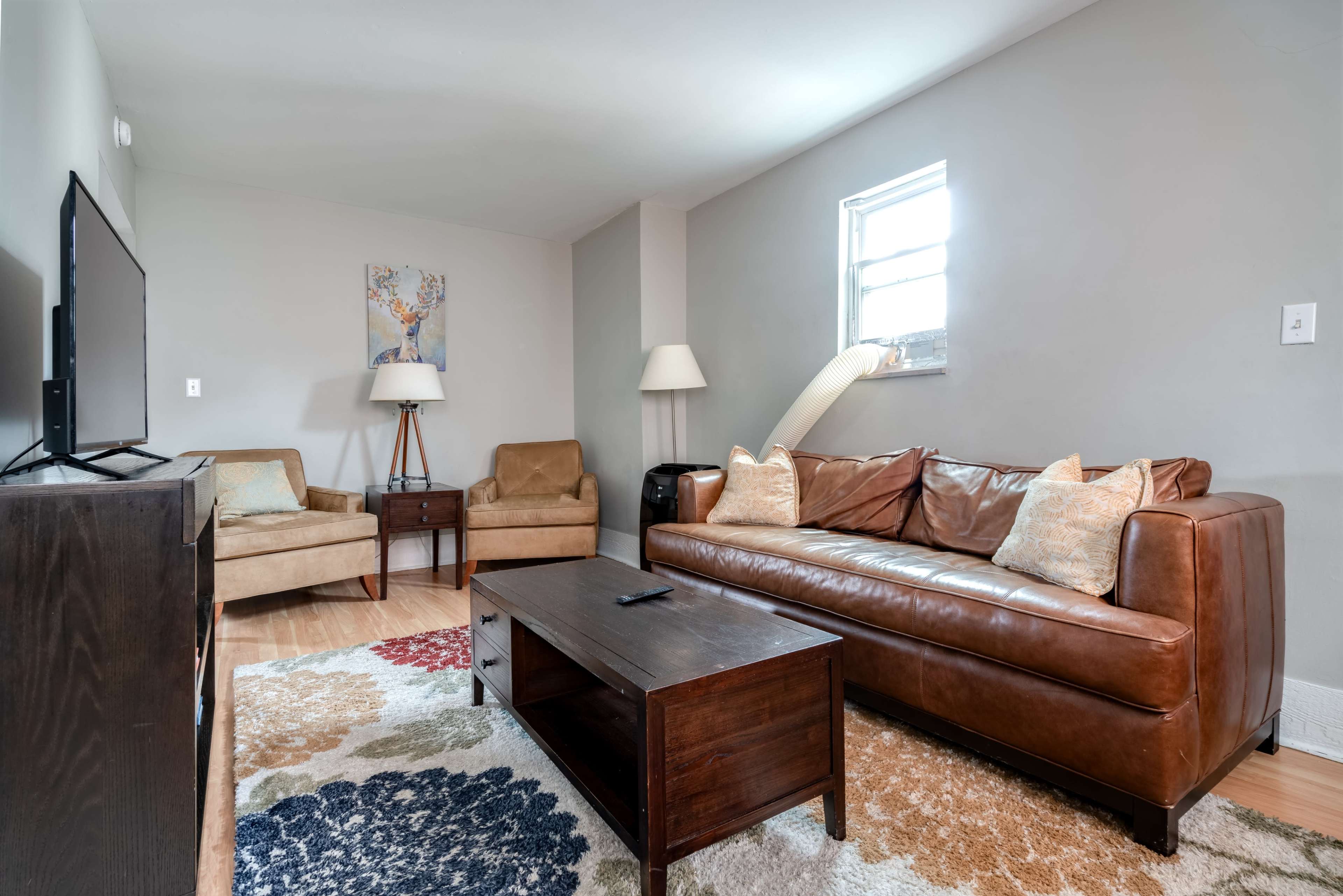 Casa Quatro🌿🐯 Short North • Convention • Private Parking • Pets Image in Victorian Village, Columbus, OH