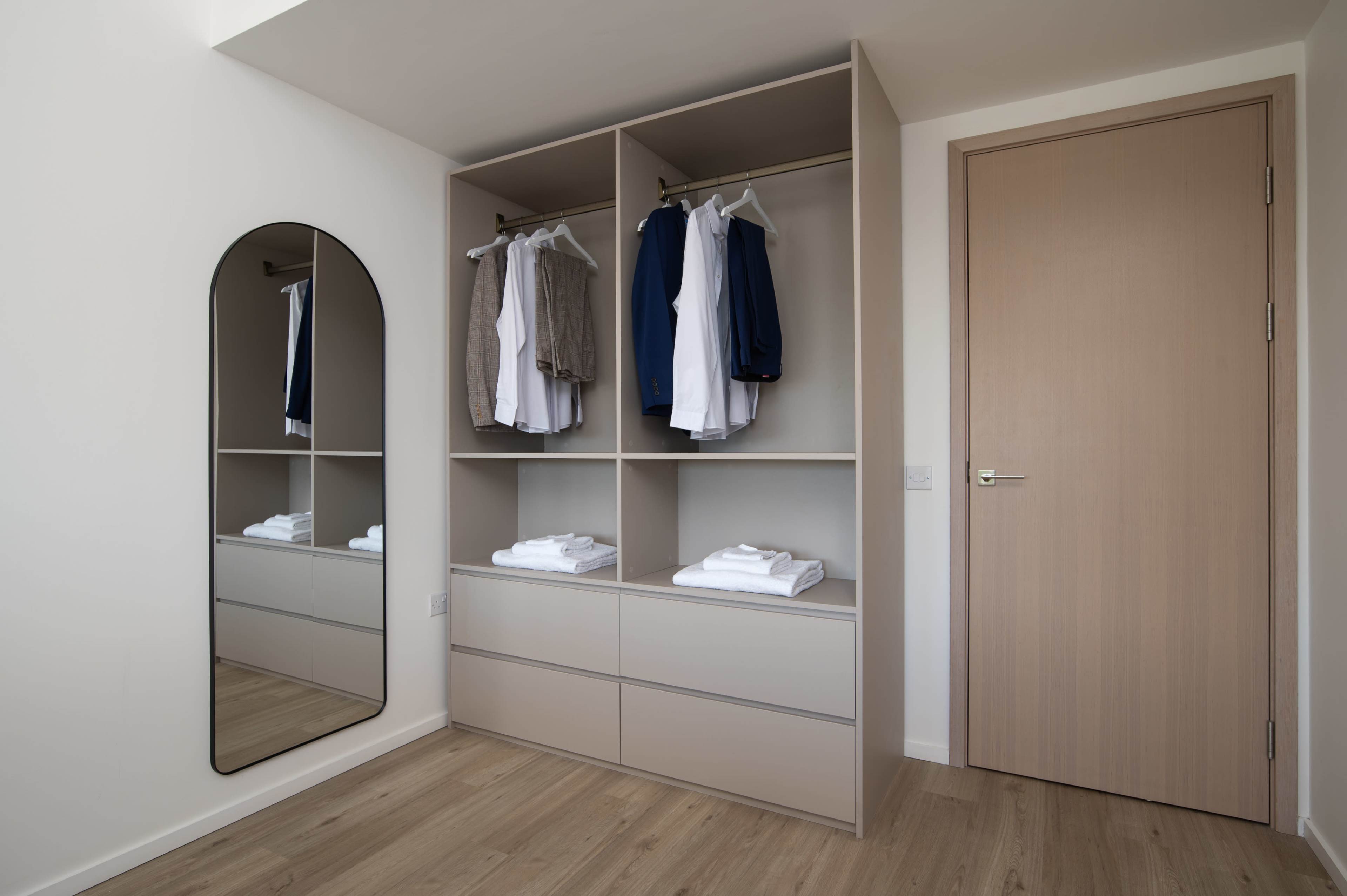 Premium Executive Apartment in Central Milton Keynes – Ideal for Corporate Stays, Remote Work & Filming Image in Central Milton Keynes, Milton Keynes, ENG