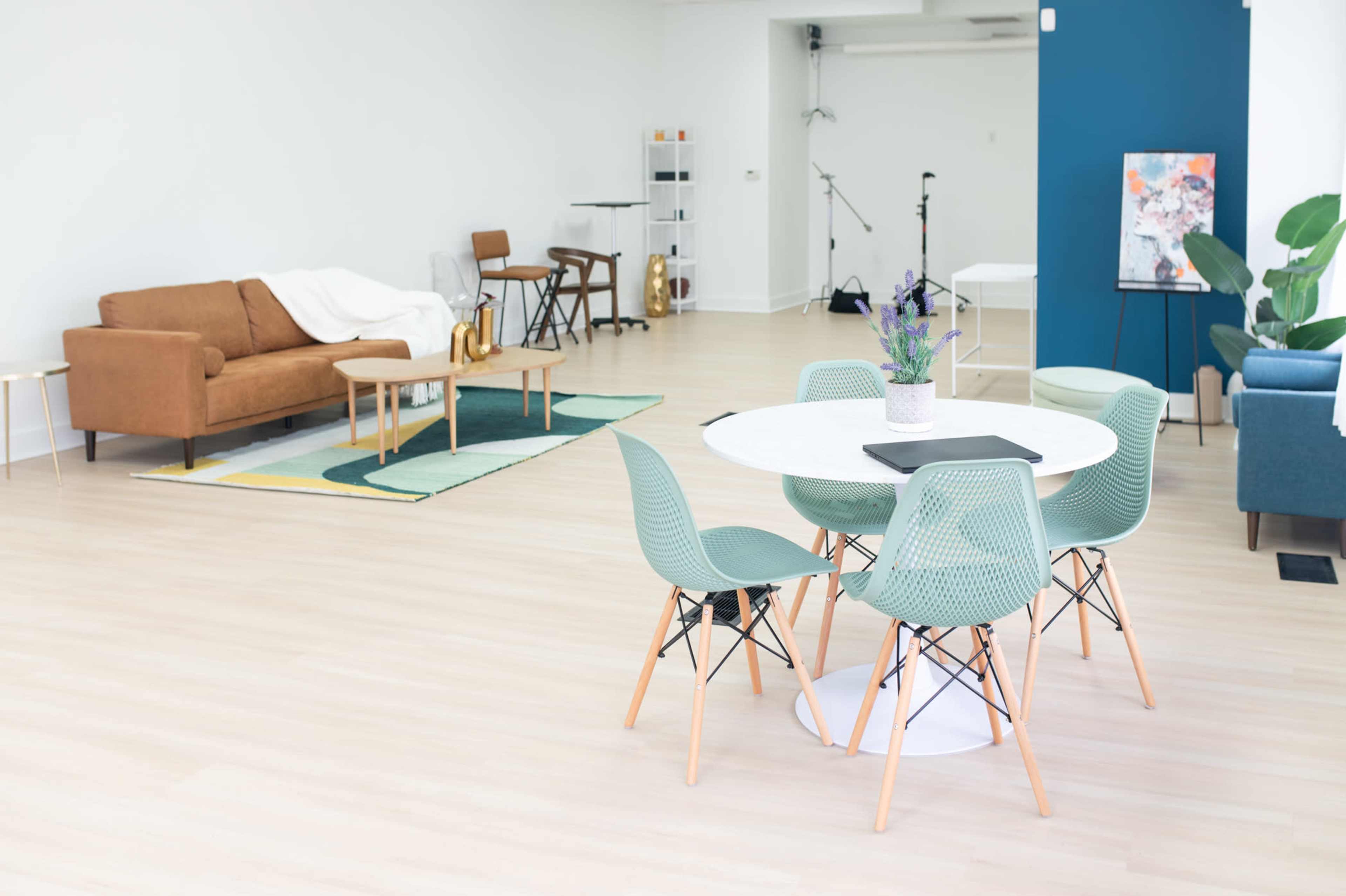 Bright & Modern Studio in Shaker Square – Perfect for Photoshoots, Events & Meetings Image in Buckeye - Shaker, Cleveland, OH