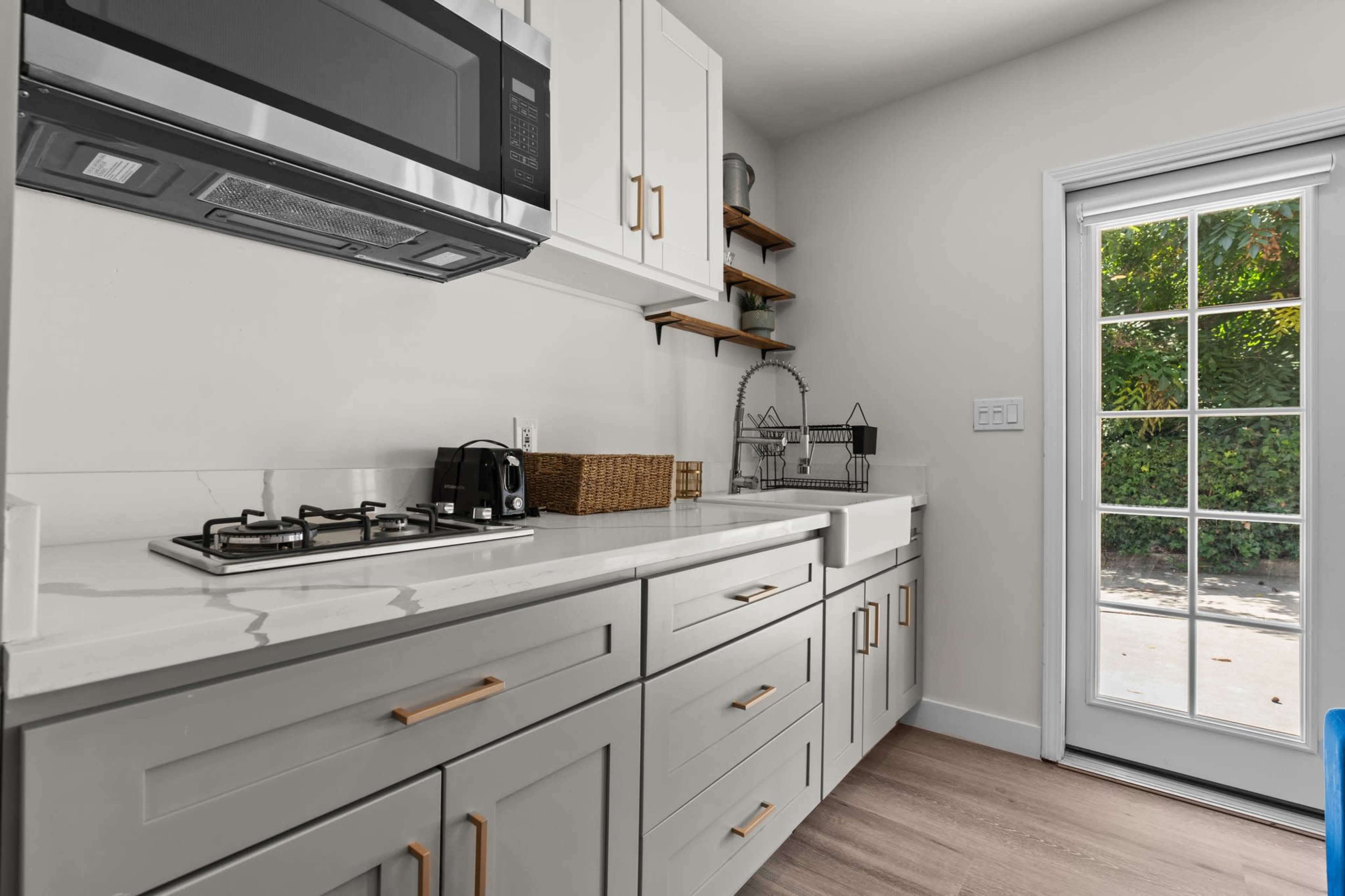 Brand New 1-Bedroom Guest-house in Beverly Hills Image in Beverly Hills, Beverly Hills, CA